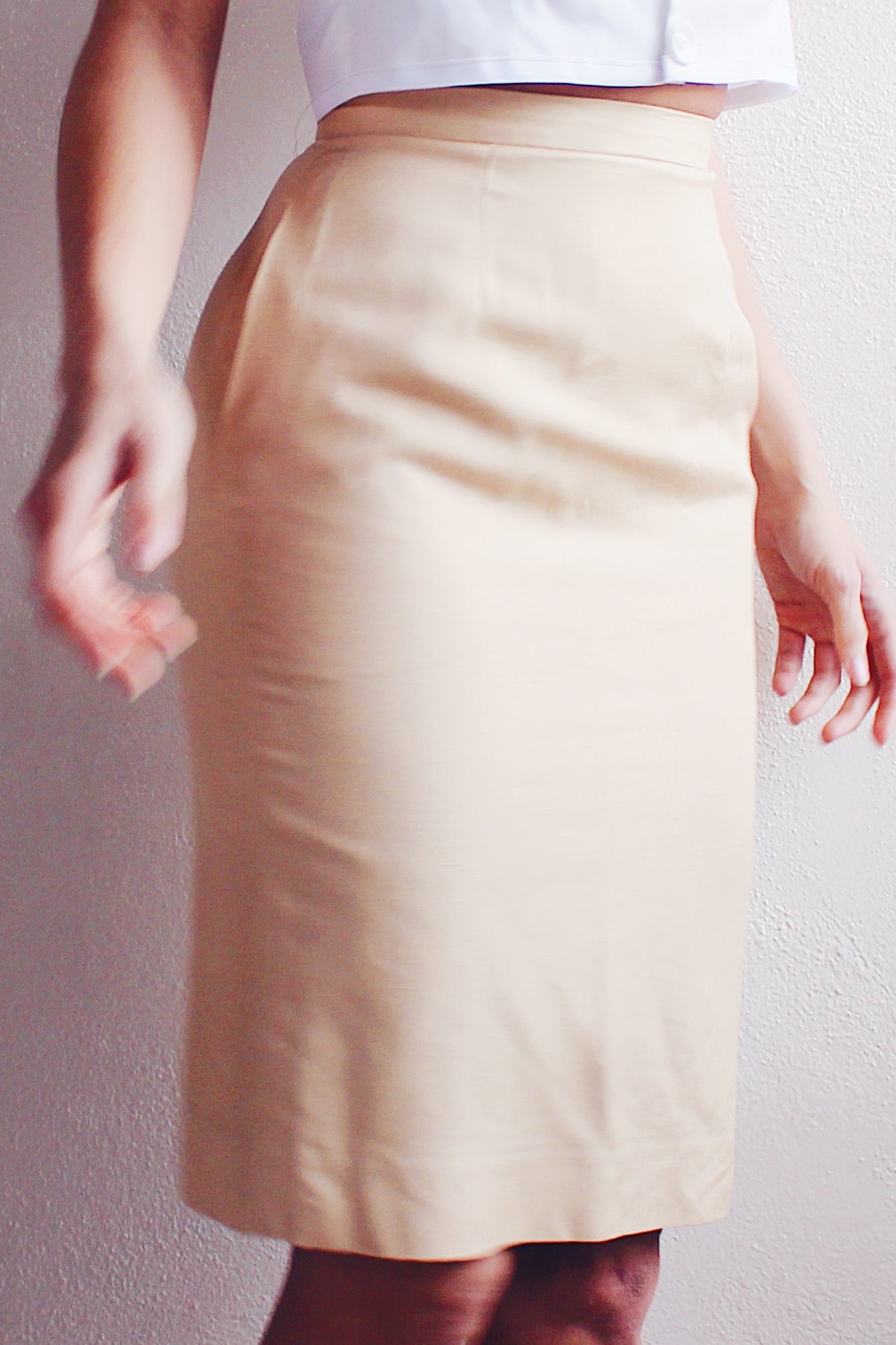 Vintage Chic: Cream Silk Pencil Skirt - Librarian Office Elegance, Retro Fashion