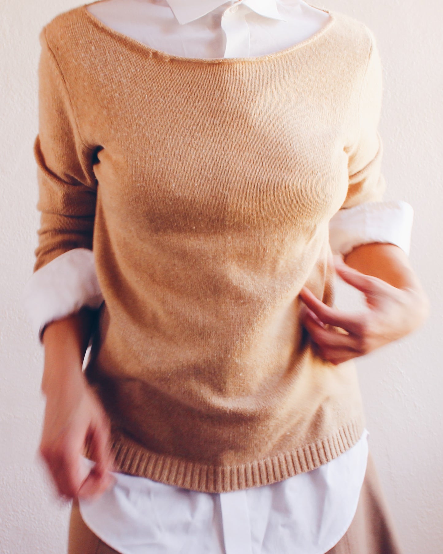 Vintage Tan Cashmere Sweater by Benedetta – Minimalist 90s Style, Layering Pullover, Preppy Academic Knit