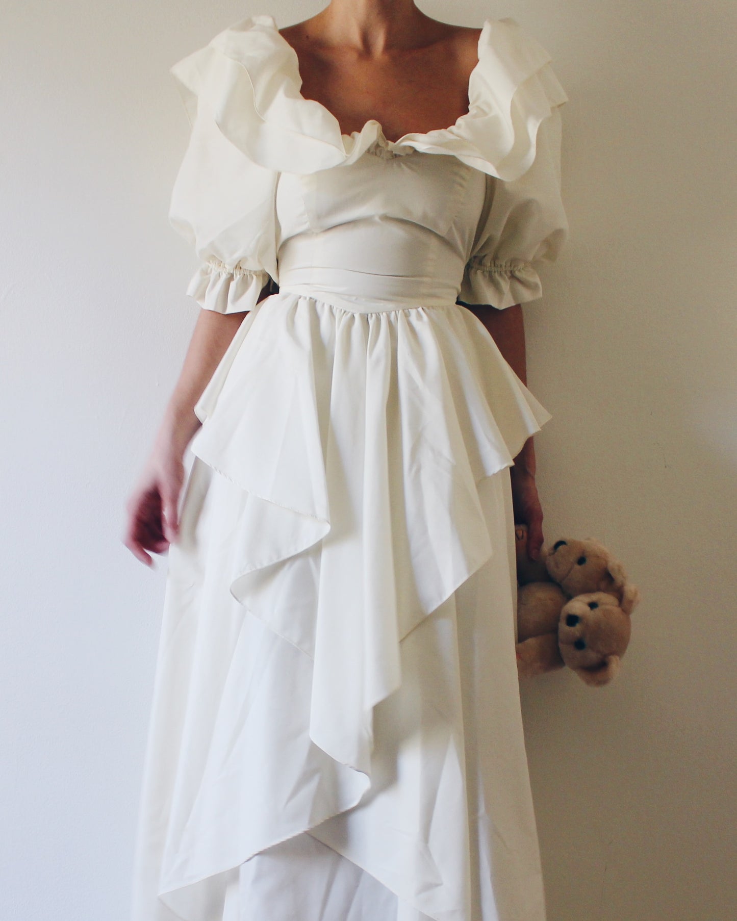 Vintage 1980s Wedding Dress – Puff Sleeve Off Shoulder Gown with Bow Back