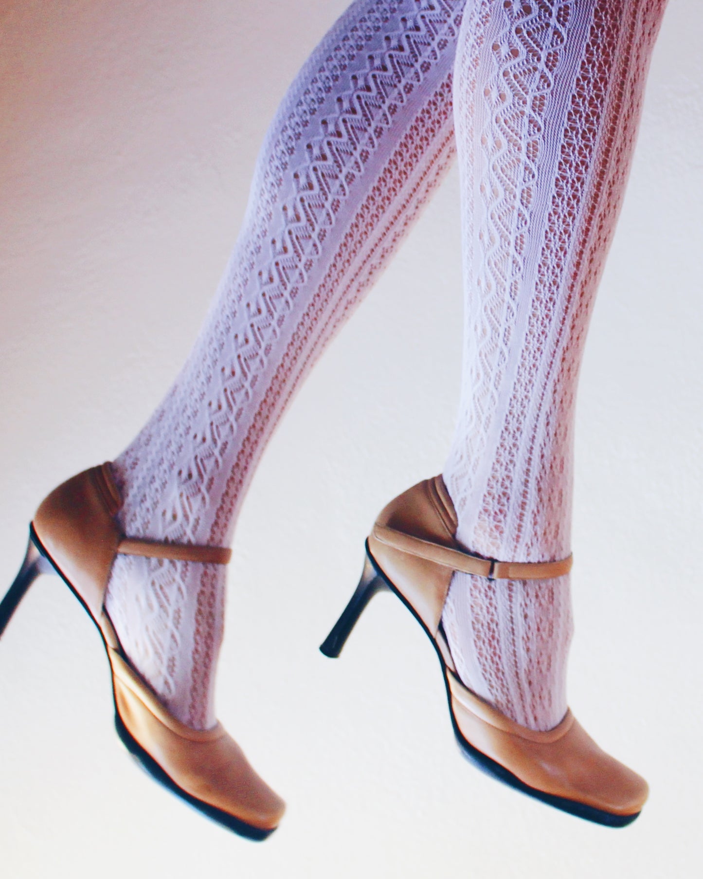 Vintage 1990s Elegant Tan Leather Ankle Strap Heels – Round Toe Classic Academic Style