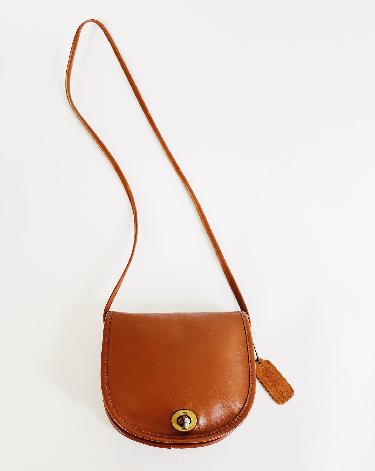 Vintage Coach Tan Patent Leather Crossbody – 90s Minimalist Chic Bag
