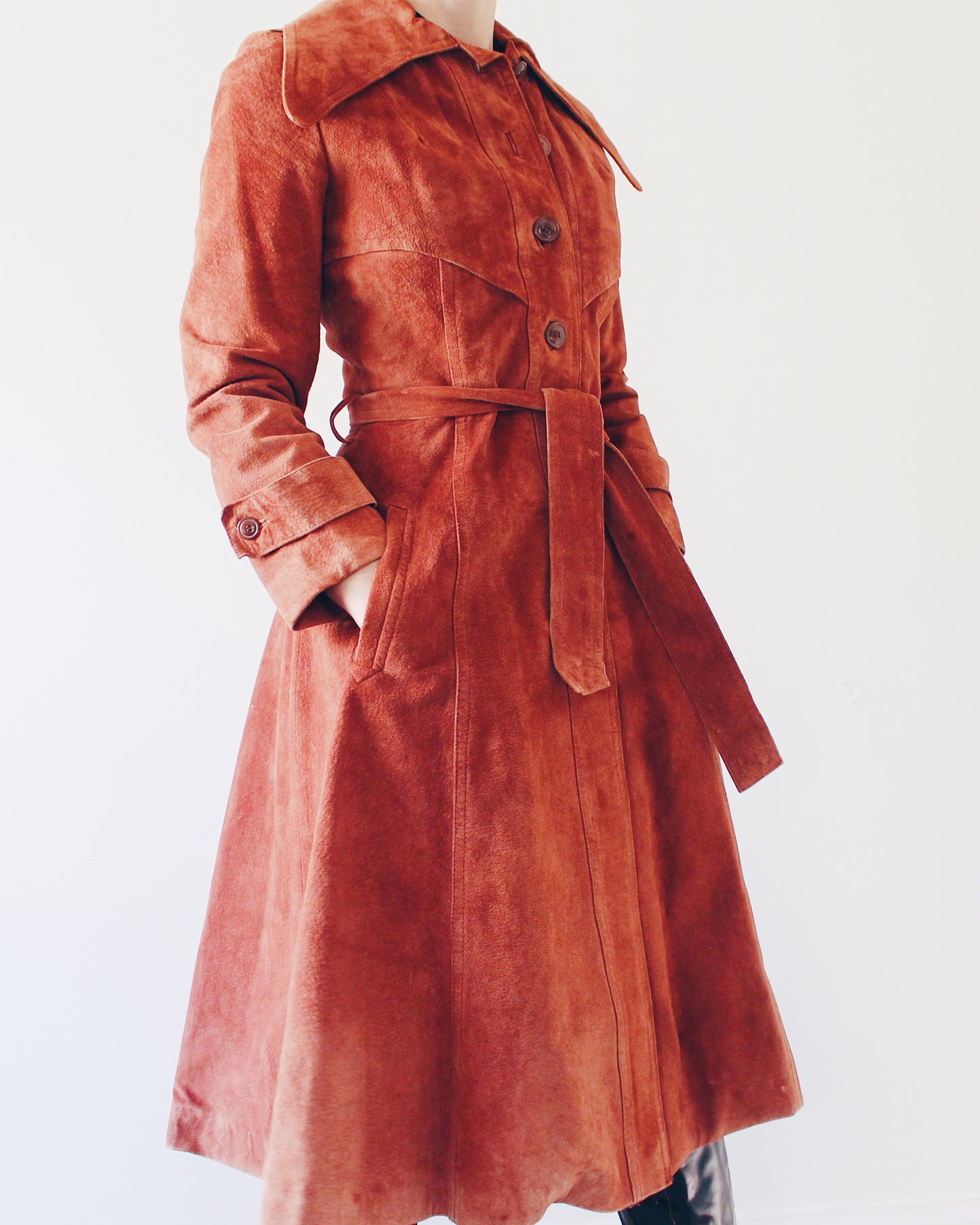 Chestnut brown Vintage 70s Brown Leather Trench Coat with Belt – Retro Chic Long Leather Jacket