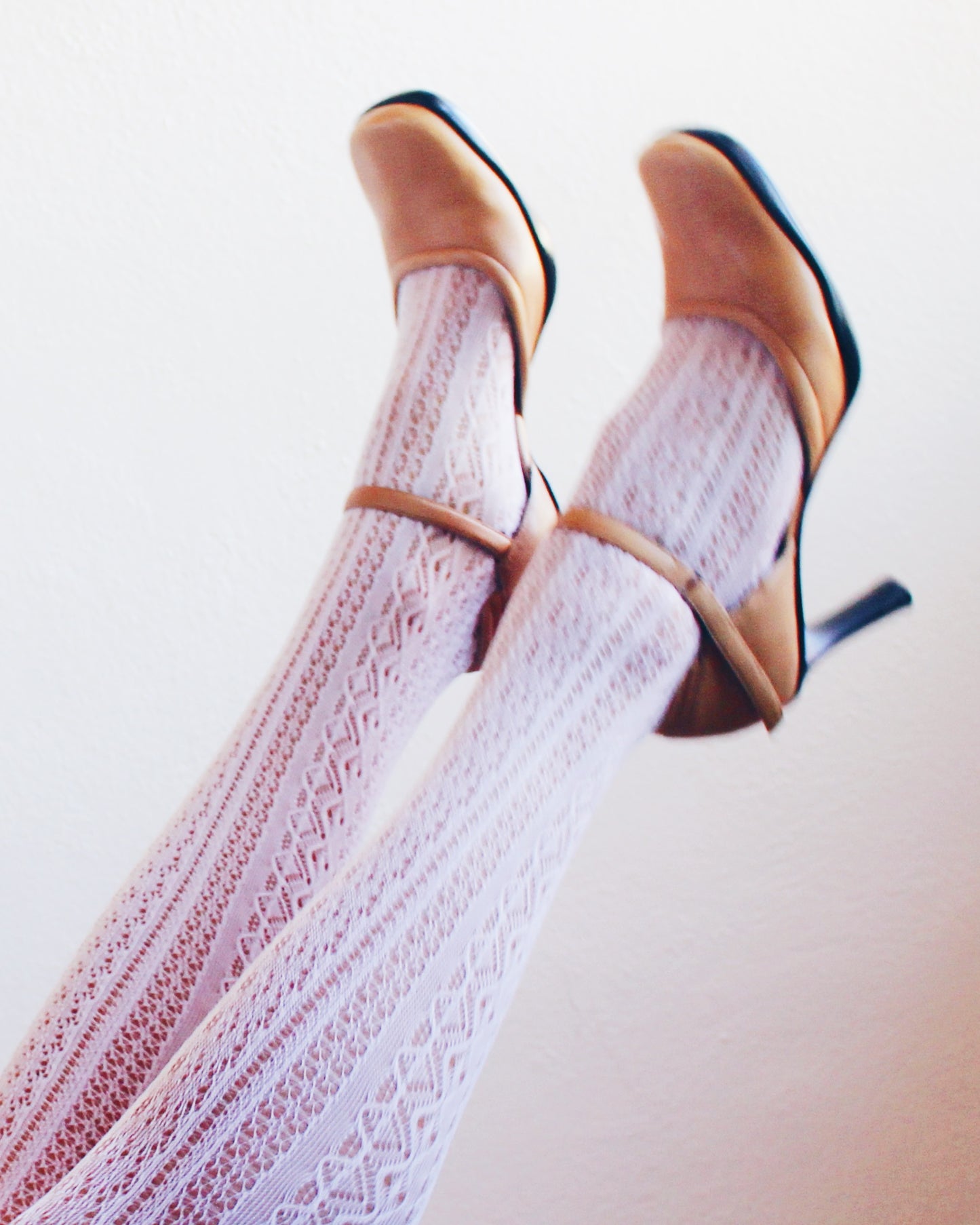 Vintage 1990s Elegant Tan Leather Ankle Strap Heels – Round Toe Classic Academic Style