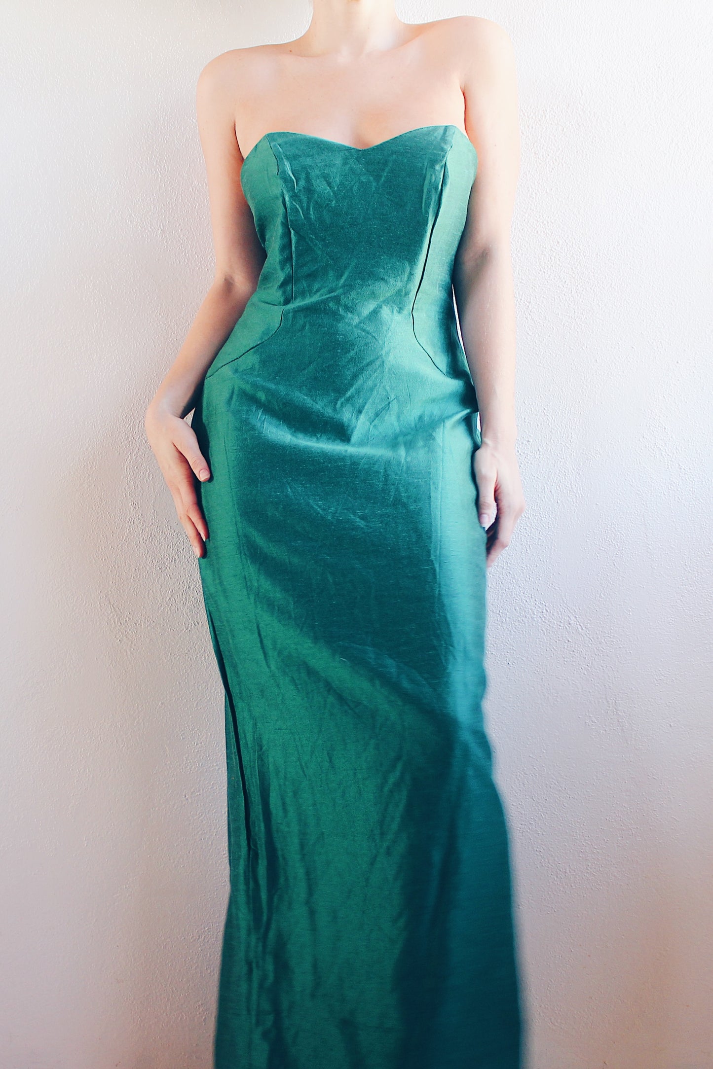 Vintage Formal Elegance: 80s Emerald Formal Dress with Sweetheart Neckline