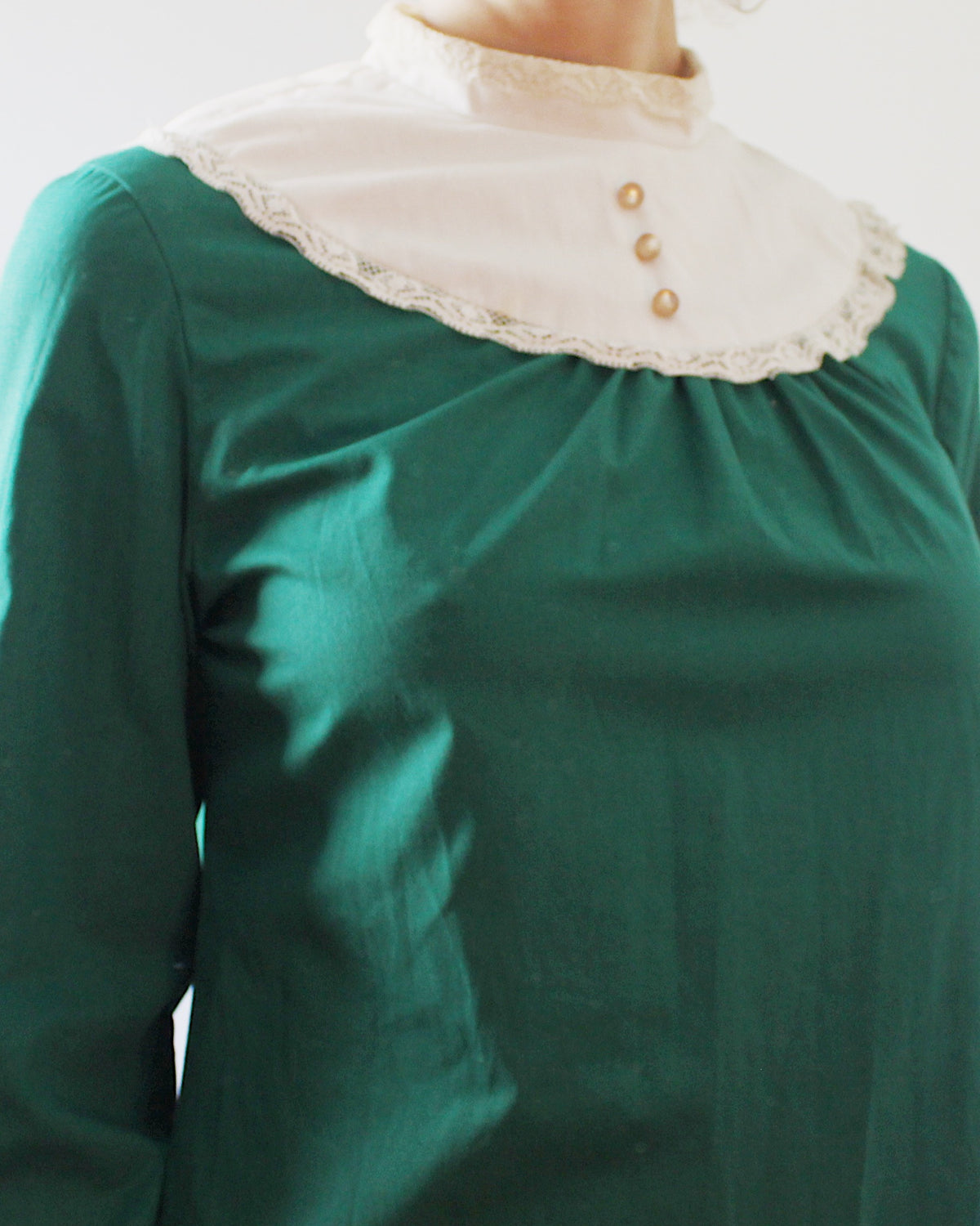 1970s Green Vintage Mini Dress, Carol Brandt Long Sleeve Dress, White Ruffle Trim, Retro Mod Christmas Style