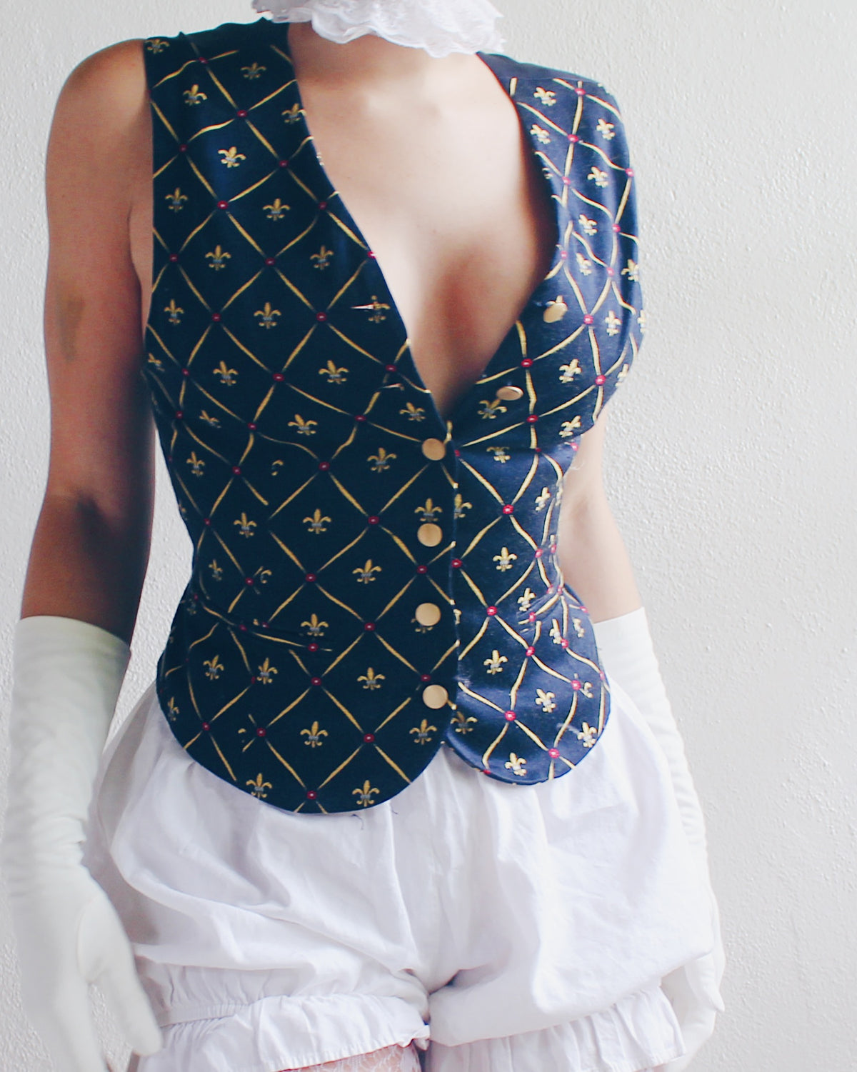 Vintage 90s Lizsport Black Medieval Core Vest with Gold French Fleur de Lis Print, Dark Academia Romantic Soft Goth Fall Look