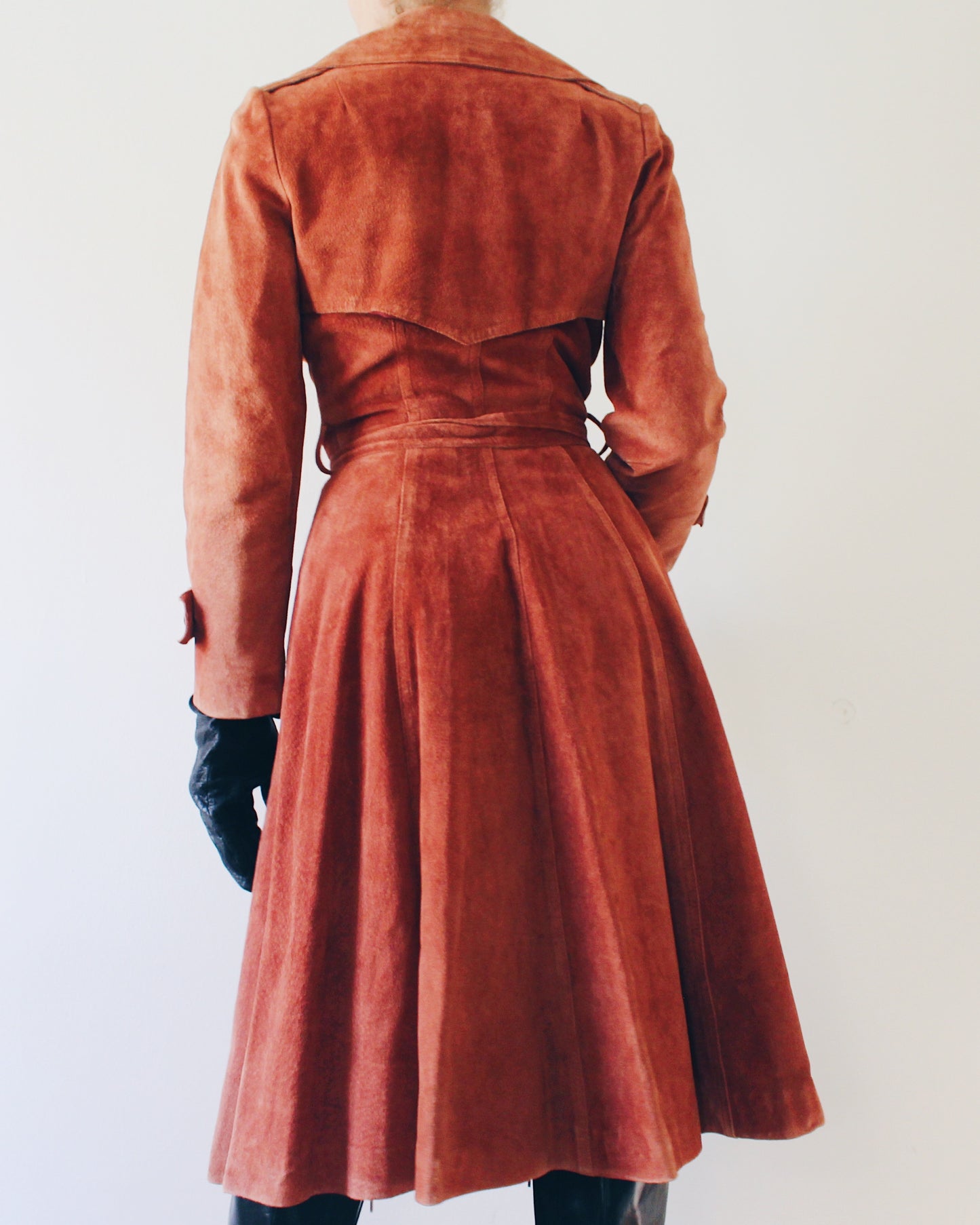 Chestnut brown Vintage 70s Brown Leather Trench Coat with Belt – Retro Chic Long Leather Jacket