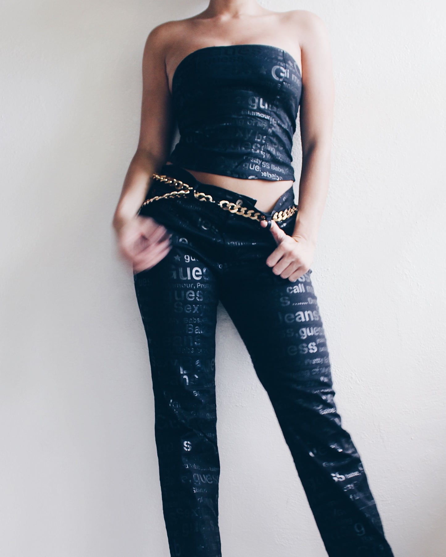 Vintage Y2K Guess Black Tube Top & Jeans Set – 2000s Retro Matching Outfit with Logo Print