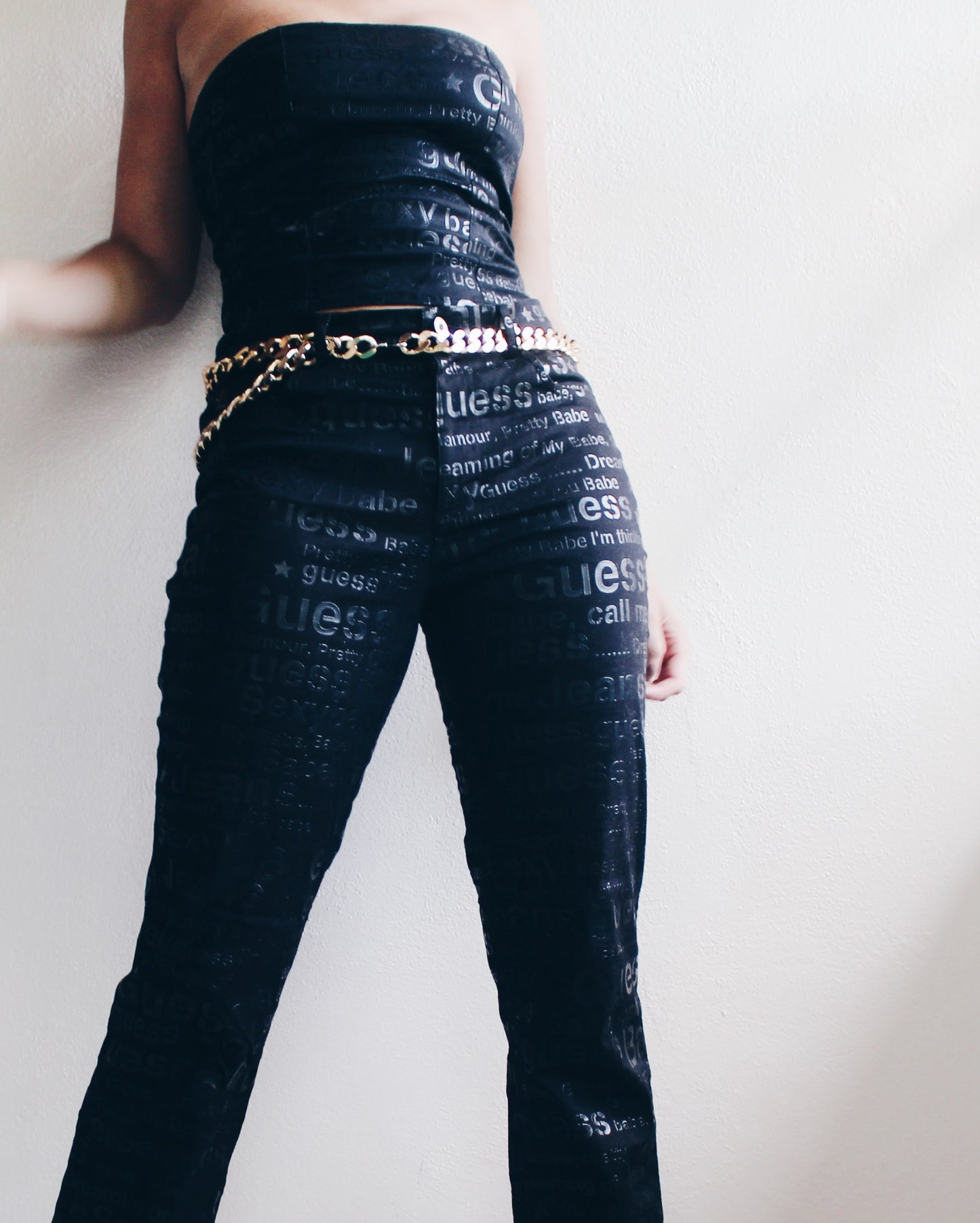 Vintage Y2K Guess Black Tube Top & Jeans Set – 2000s Retro Matching Outfit with Logo Print
