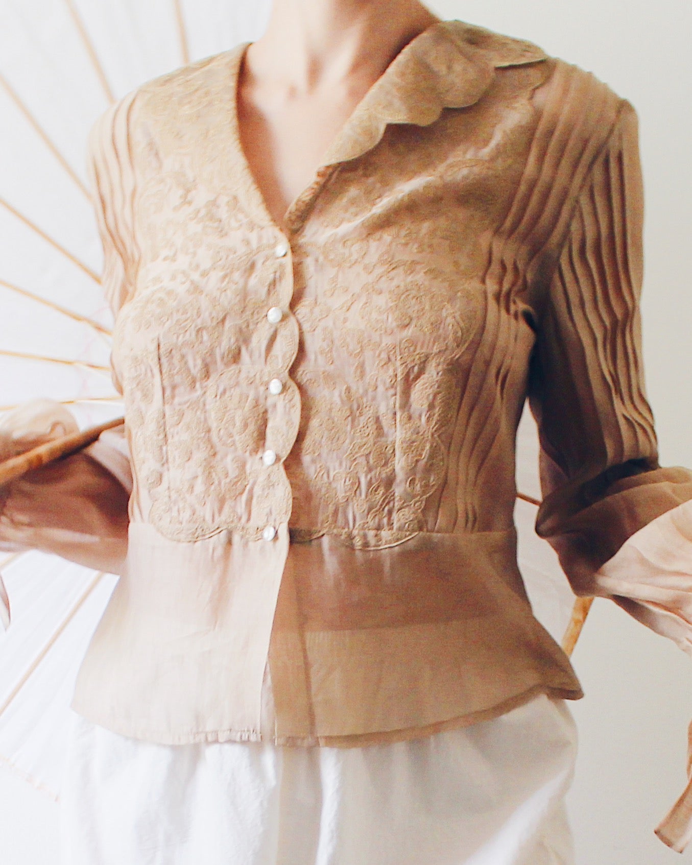 NIC+ZOE Tan Sheer Blouse Medium | Embroidered Floral Victorian Soft Goth Top | Micropleat Sleeve Scalloped Hem Button Up