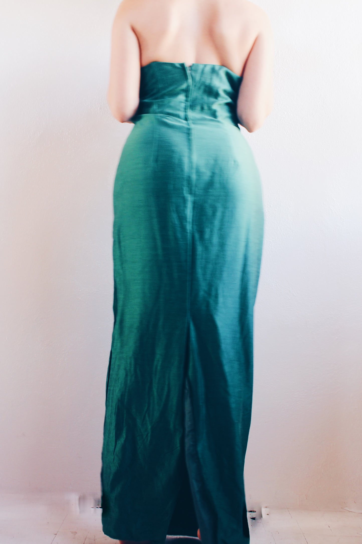 Vintage Formal Elegance: 80s Emerald Formal Dress with Sweetheart Neckline