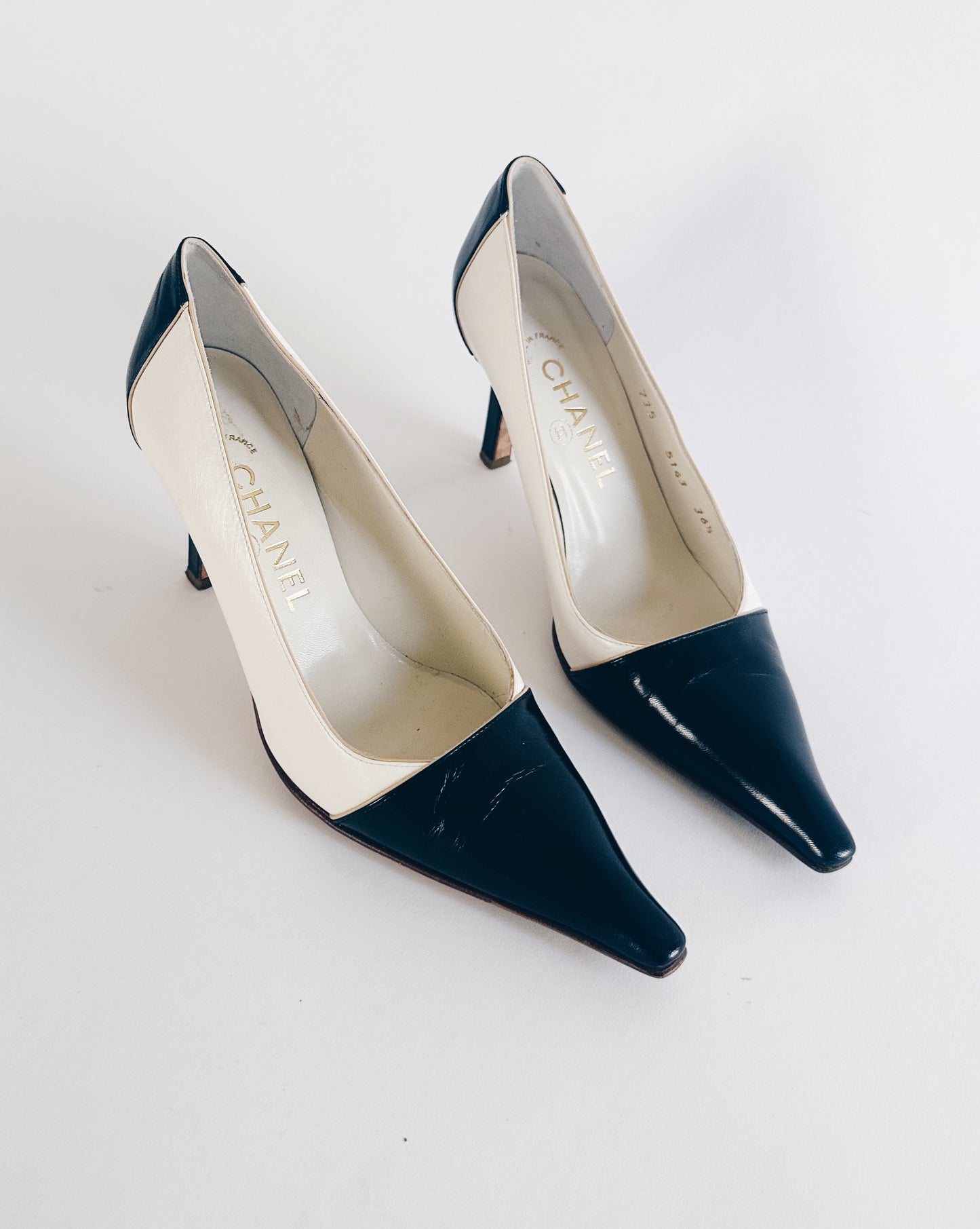 Vintage Chanel Black & White Cap Toe Pointed Heels – Iconic Two Tone Stiletto Pumps | Classic Designer Shoes
