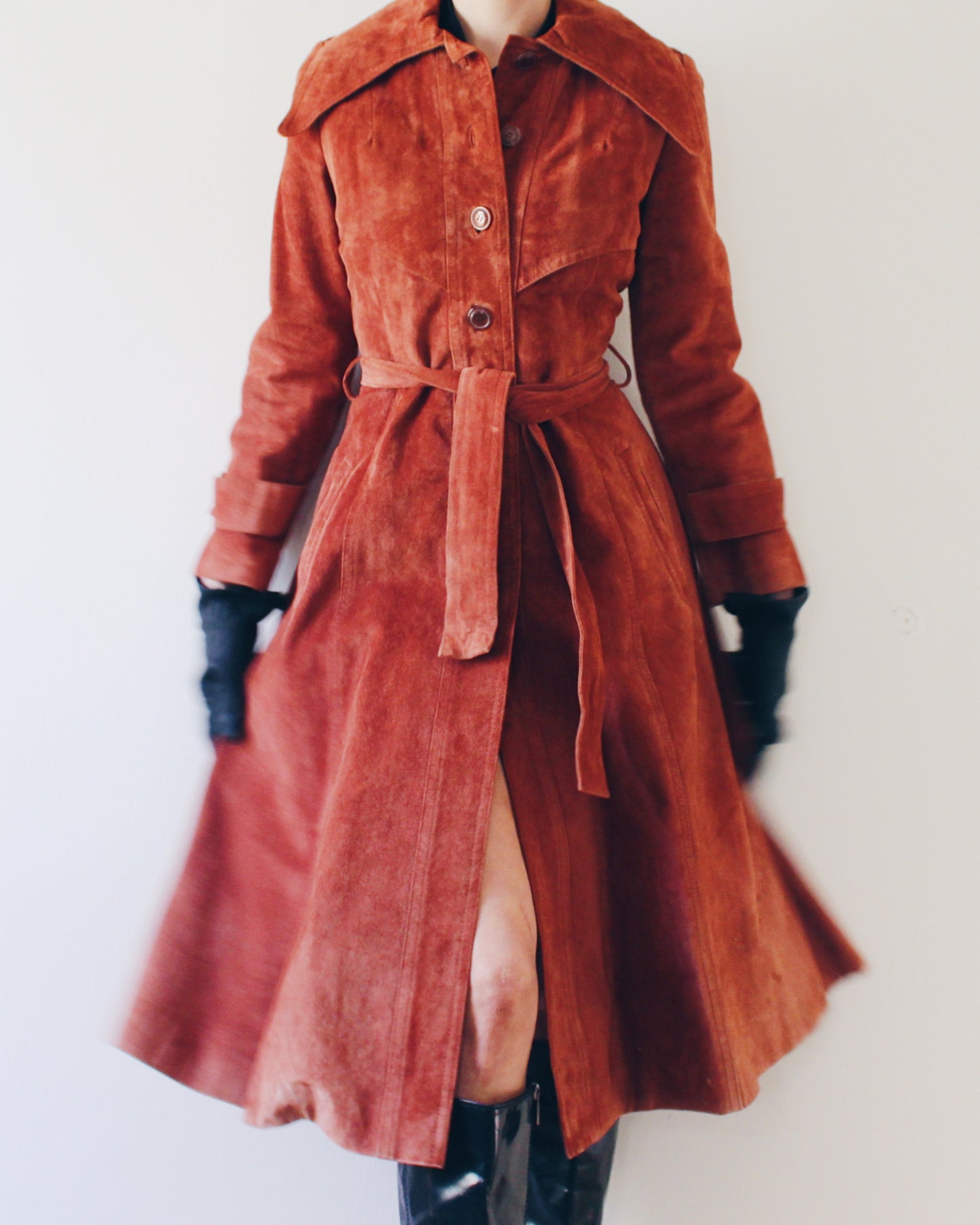 Chestnut brown Vintage 70s Brown Leather Trench Coat with Belt – Retro Chic Long Leather Jacket