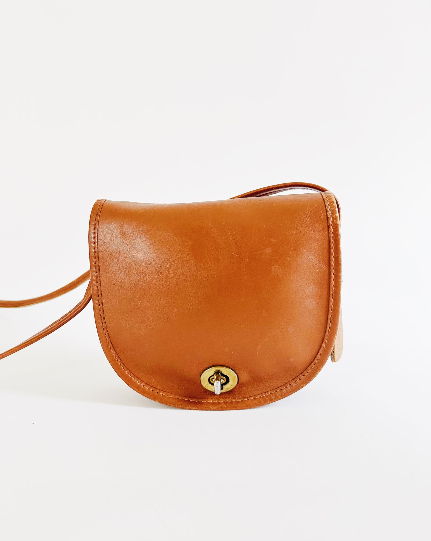 Vintage Coach Tan Patent Leather Crossbody – 90s Minimalist Chic Bag