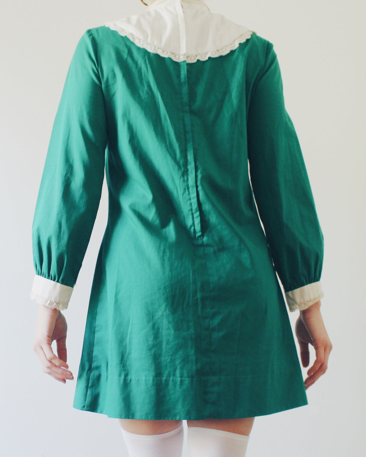 1970s Green Vintage Mini Dress, Carol Brandt Long Sleeve Dress, White Ruffle Trim, Retro Mod Christmas Style