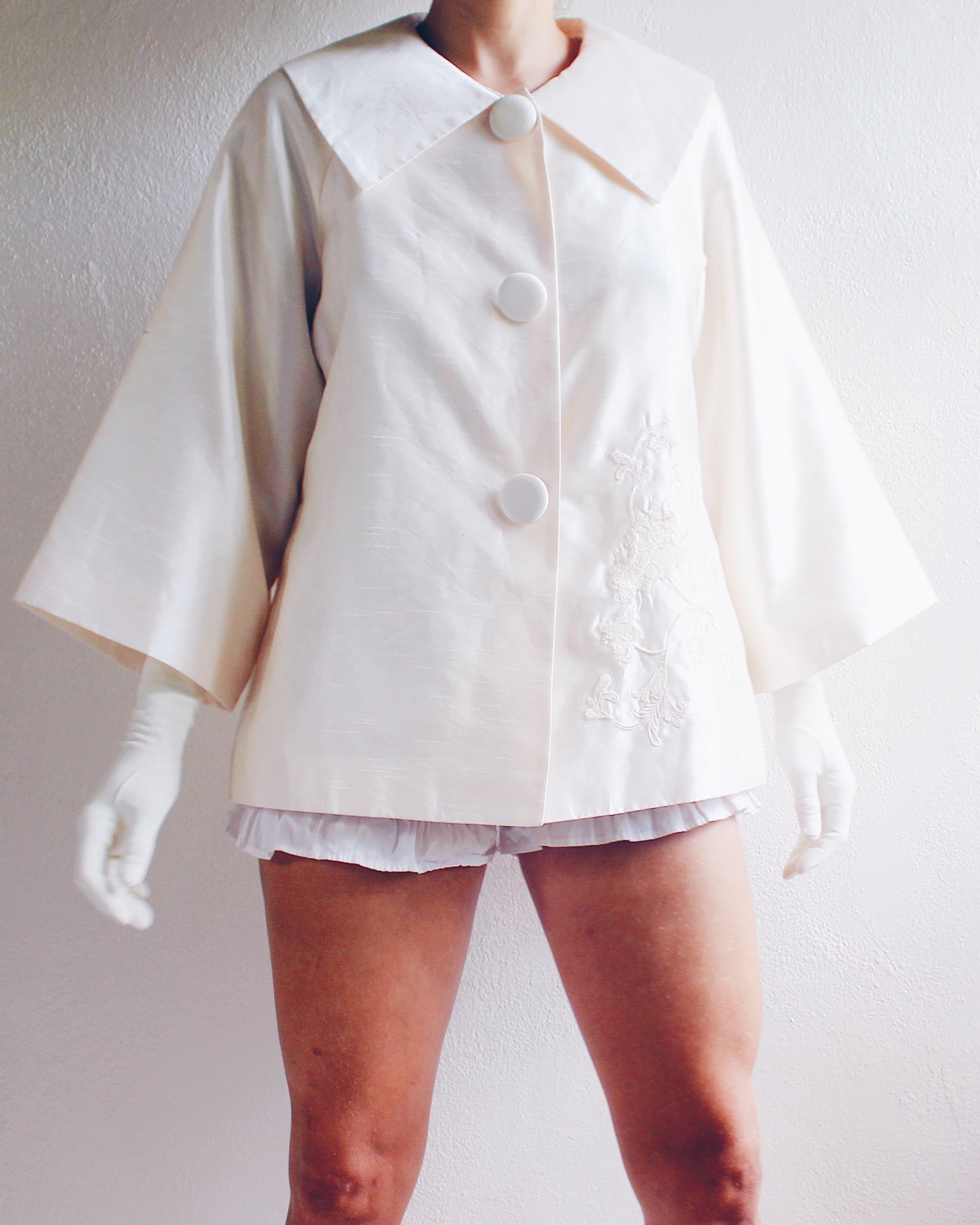 Vintage Cream Ornately Embroidered Button Up Coat - Wide Bracelet Sleeves & Puritan Collar | Chic Kawaii Style Statement Piece