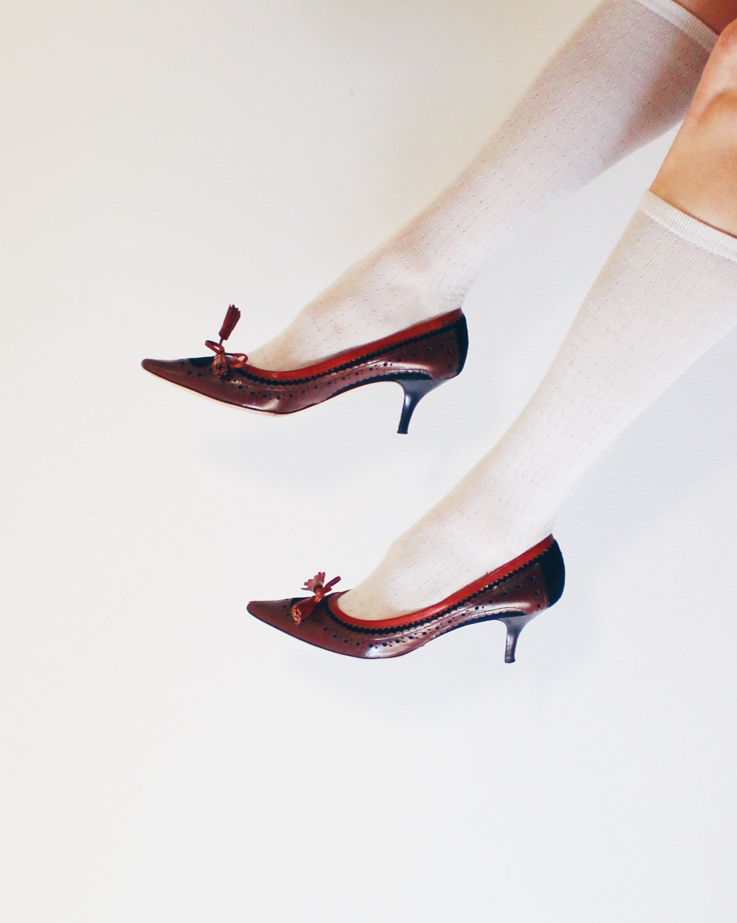 Vintage Bettye Muller Brown and Tan Leather Pointed‑Toe Kitten Heels – Academic Bookish Office Chic