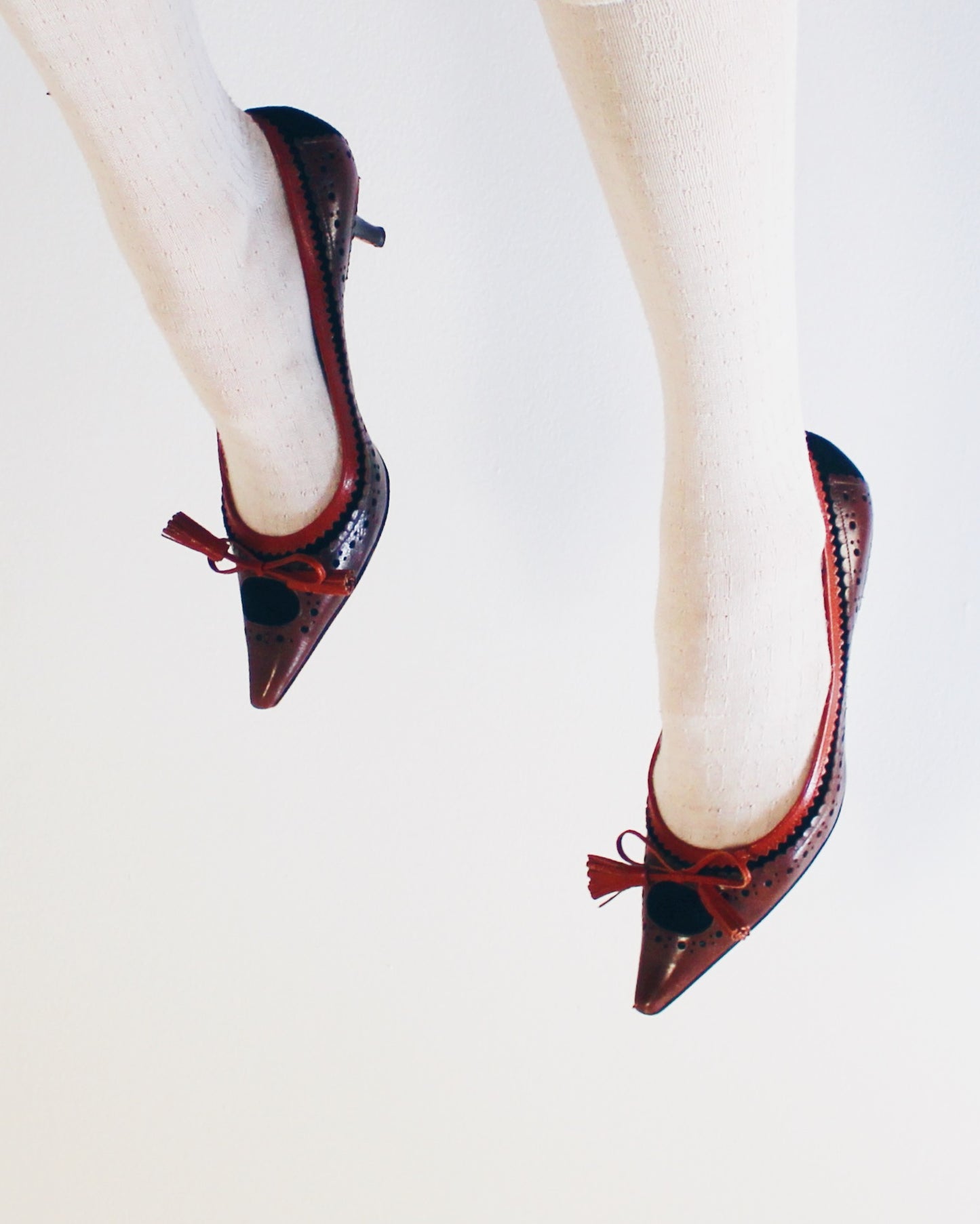 Vintage Bettye Muller Brown and Tan Leather Pointed‑Toe Kitten Heels – Academic Bookish Office Chic