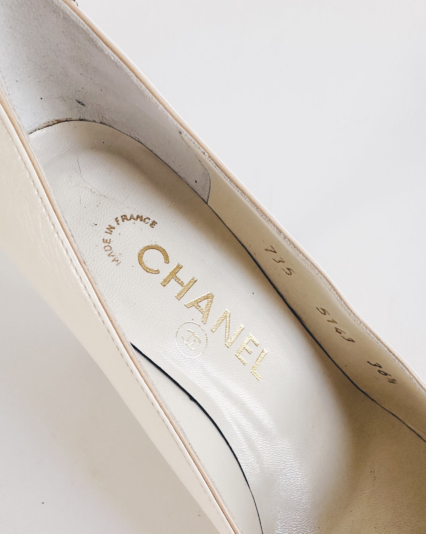Vintage Chanel Black & White Cap Toe Pointed Heels – Iconic Two Tone Stiletto Pumps | Classic Designer Shoes