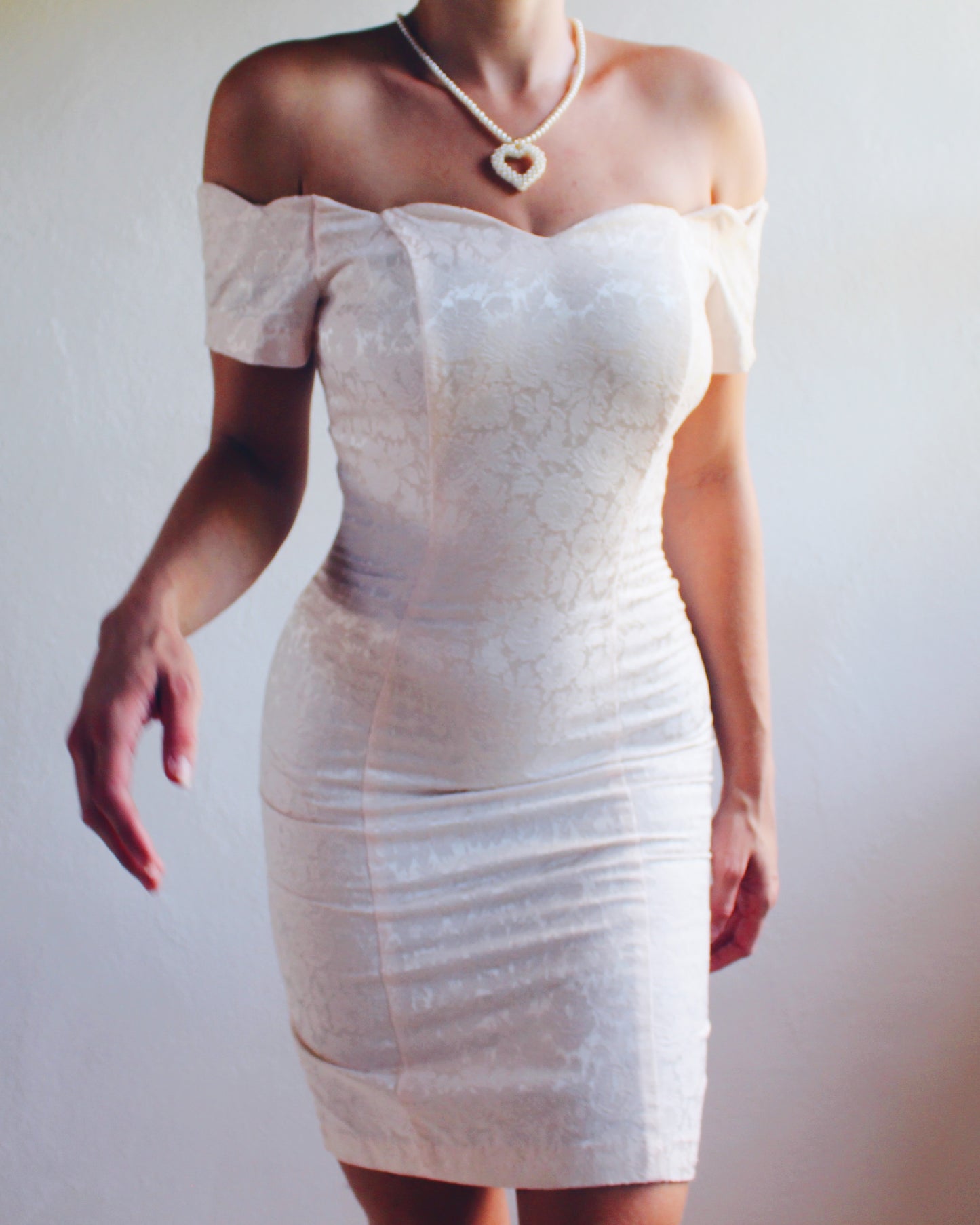 Vintage 1980s Pearl Pink Off-Shoulder Bodycon Dress – Coquette Girly Party Look | Romantic Occasionwear