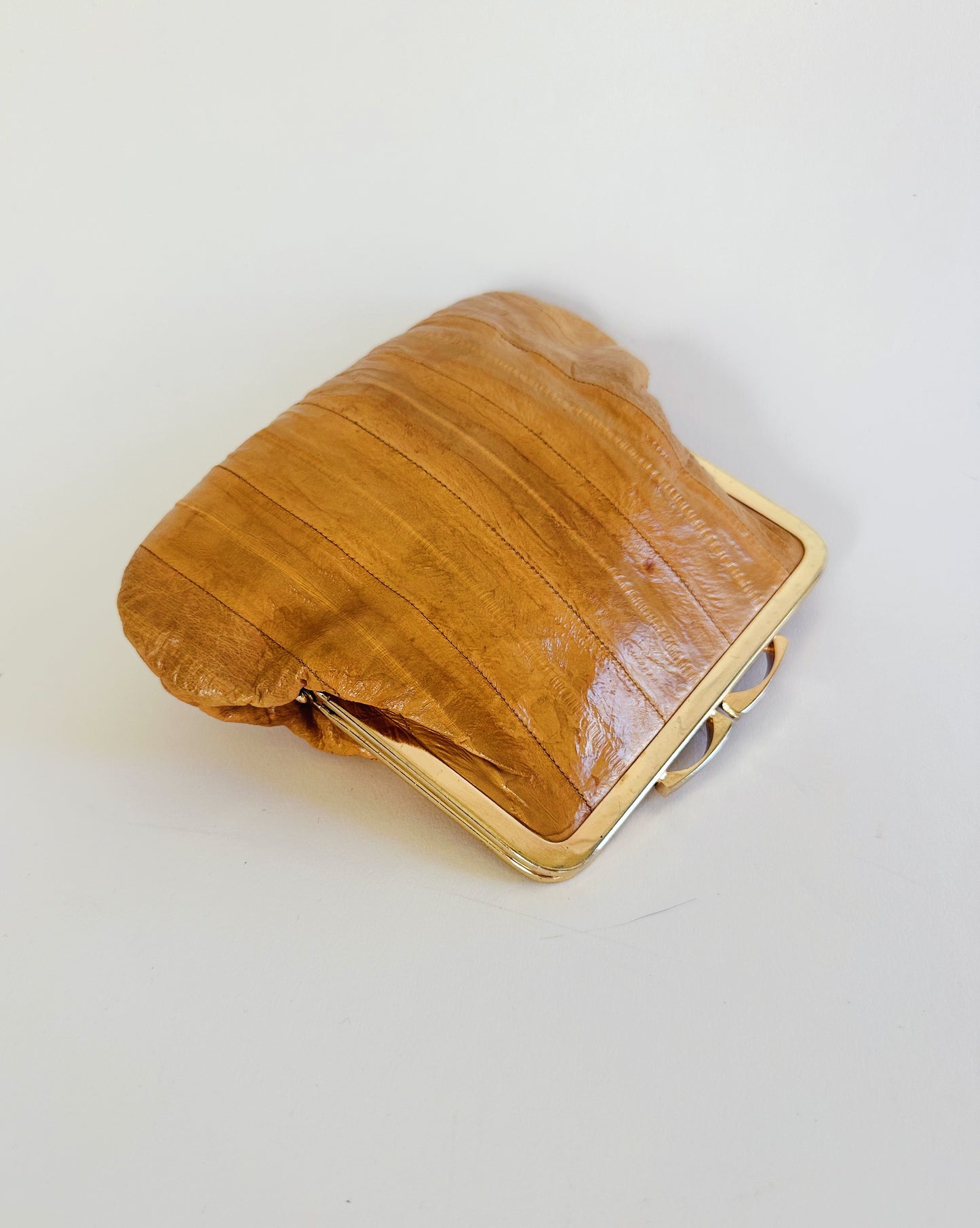 Antique Light Tan Leather Coin Purse – Vintage Gold Clasp Change Pouch | Small Heirloom Leather Wallet
