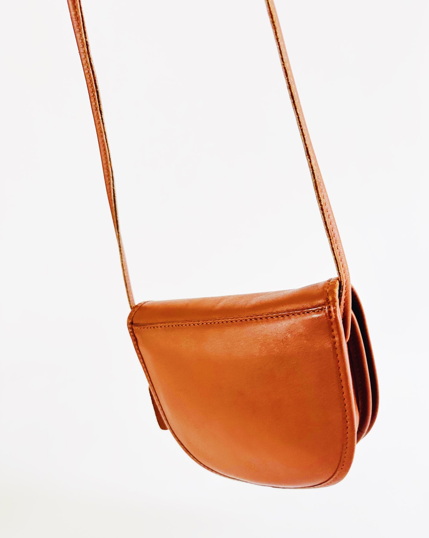 Vintage Coach Tan Patent Leather Crossbody – 90s Minimalist Chic Bag