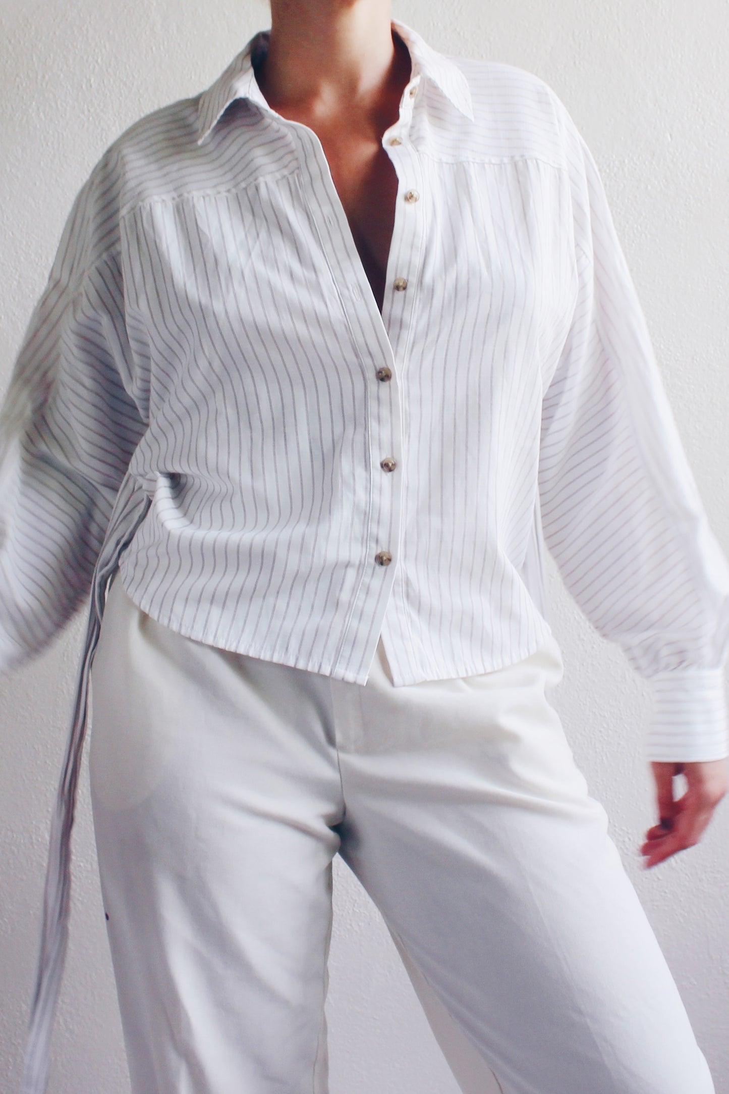 White striped shirt / minimalist cotton pinstripe blouse