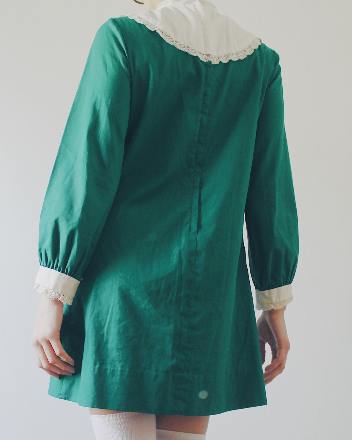 1970s Green Vintage Mini Dress, Carol Brandt Long Sleeve Dress, White Ruffle Trim, Retro Mod Christmas Style
