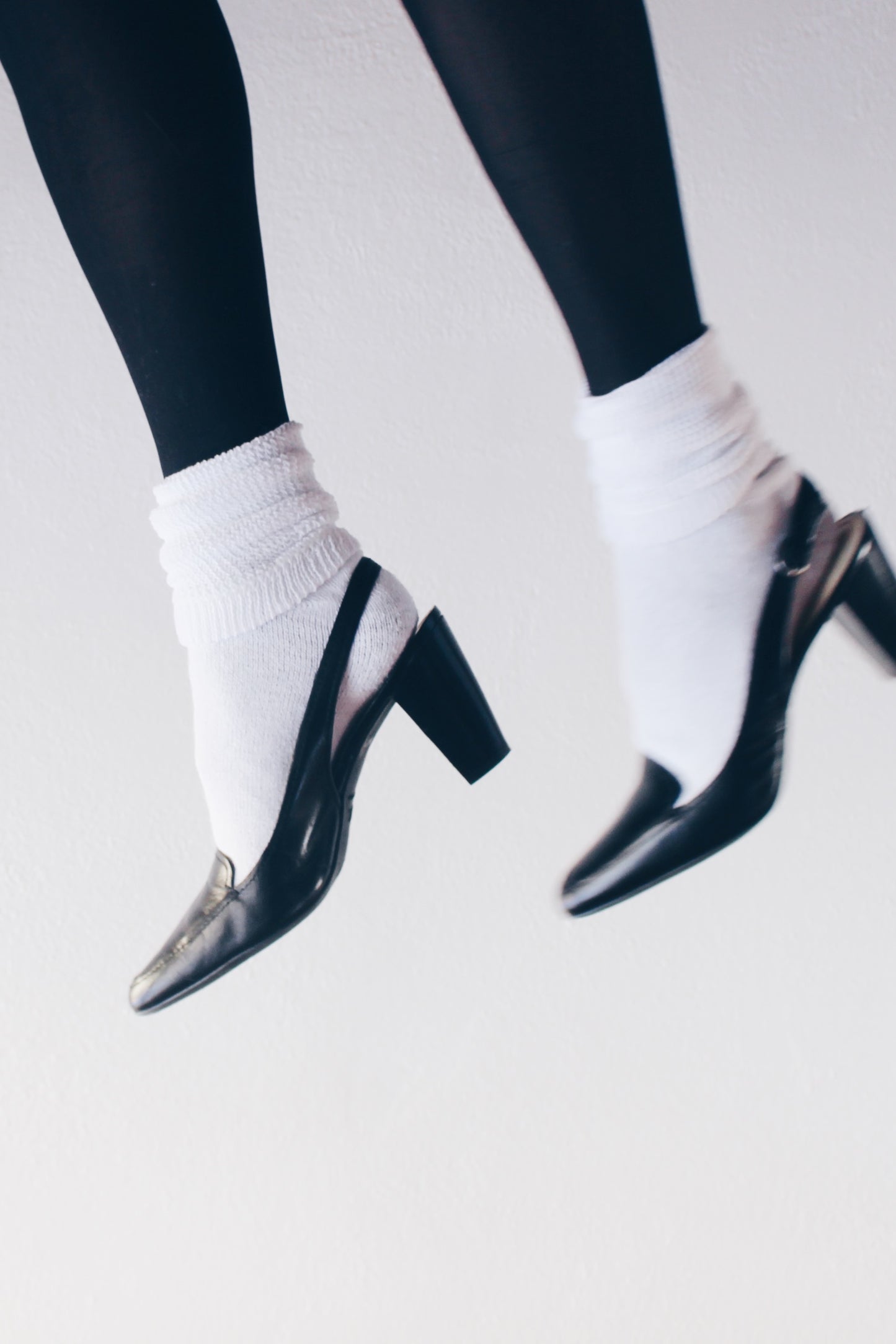 Vintage Y2K Librarian Elegance: Black Anne Klein Heeled Loafers