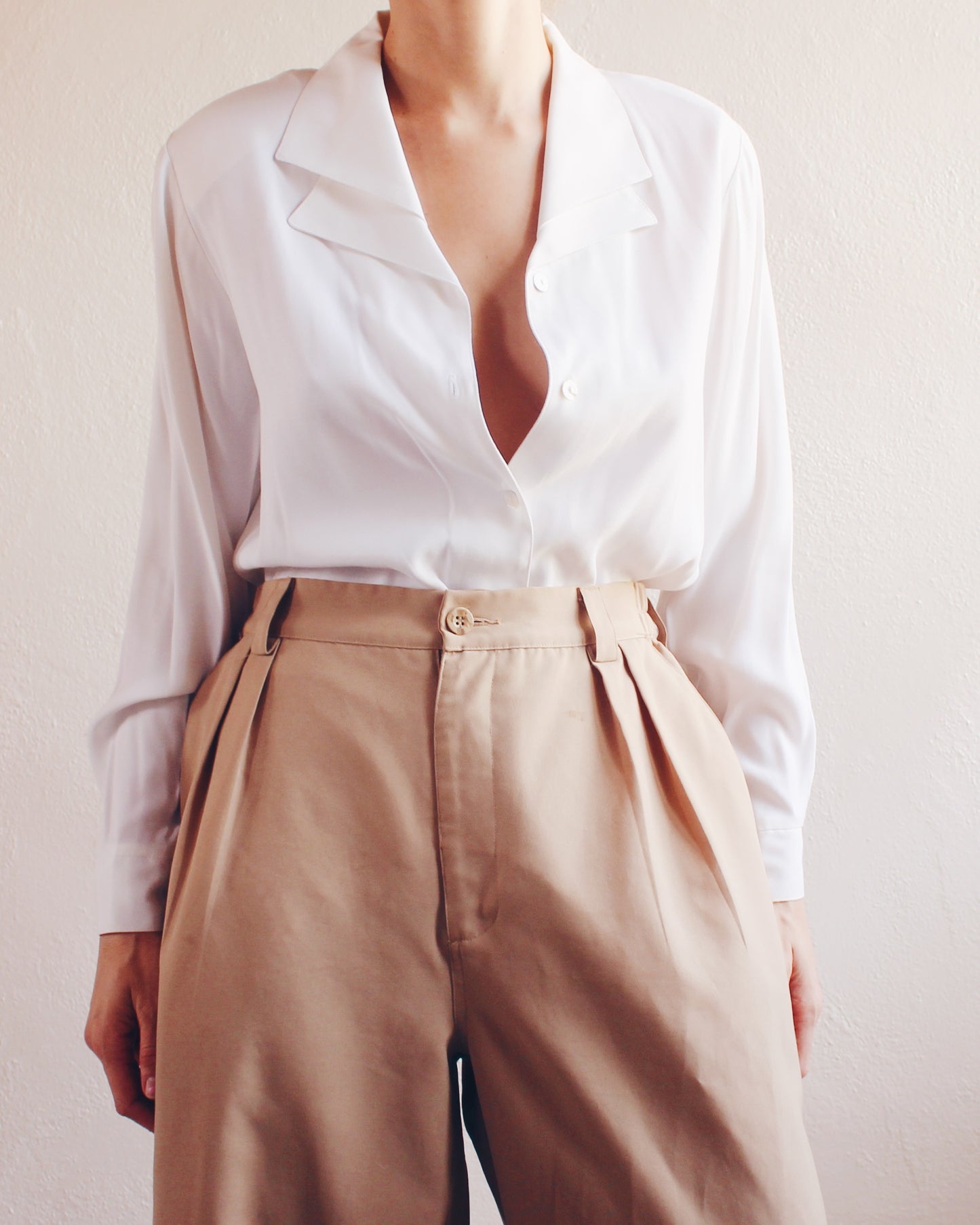 Vintage 80s Ivory Double‑Collar Blouse – Minimalist Business Casual Top for Women