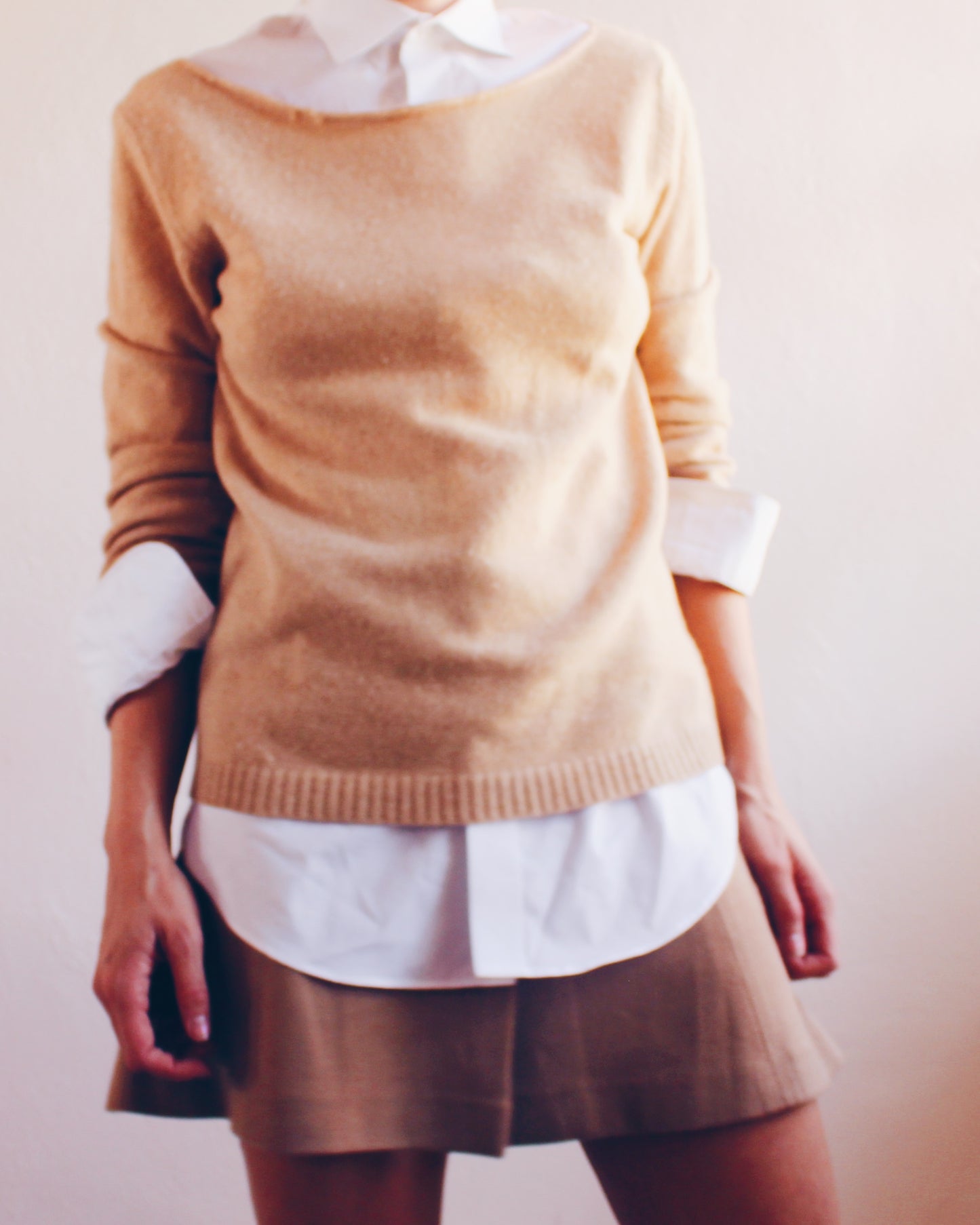 Vintage Tan Cashmere Sweater by Benedetta – Minimalist 90s Style, Layering Pullover, Preppy Academic Knit