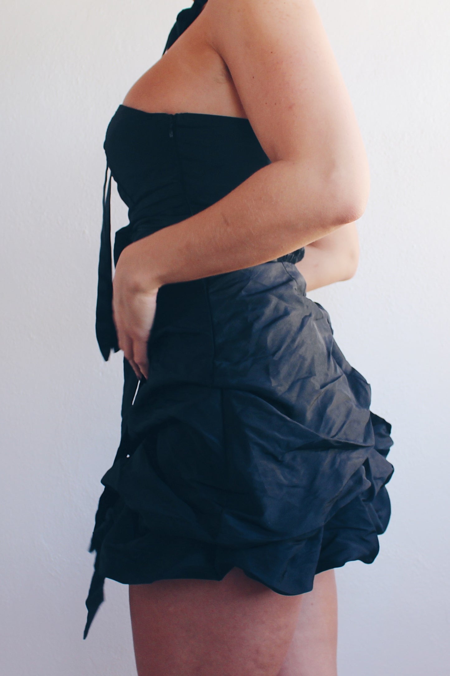 Y2K Dreams Delivered: Sleeveless Black Bubble Skirt Dress for Party Perfection