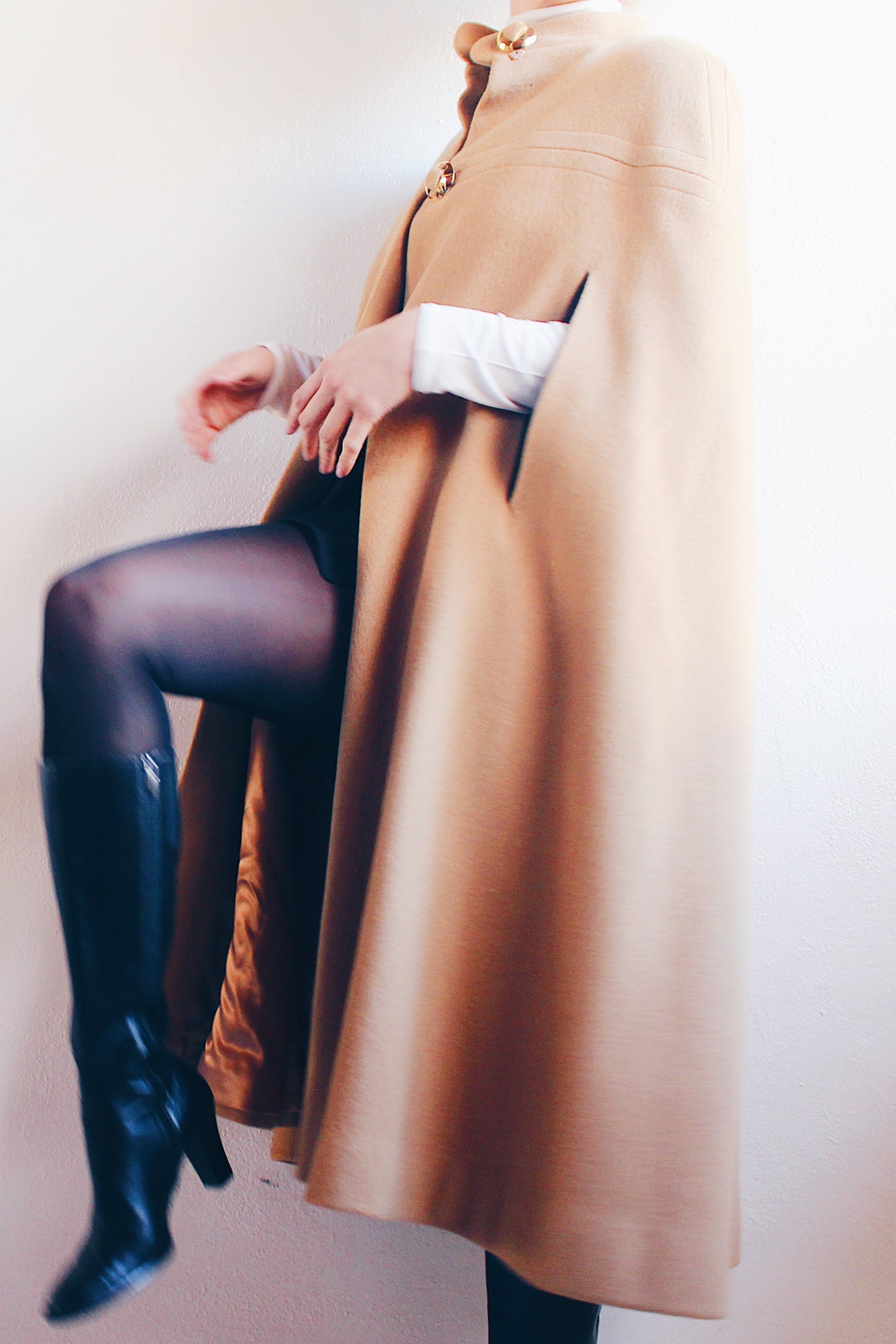 Timeless Chic: 1960s Wool Tan Cloak with Arm Slits - Vintage Elegance