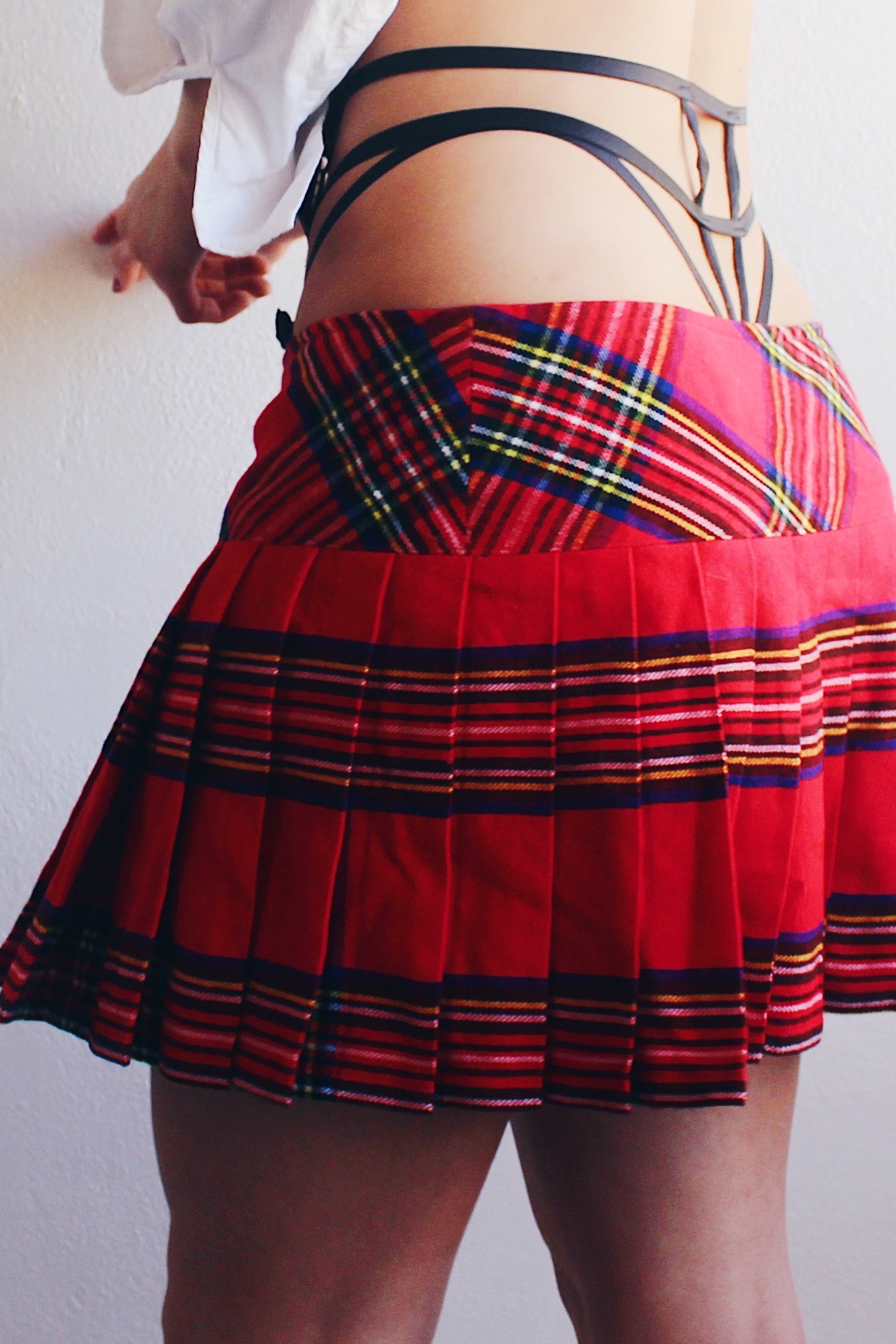 Red tartan mini skirt / 90s grunge fashion / Vintage goth apparel