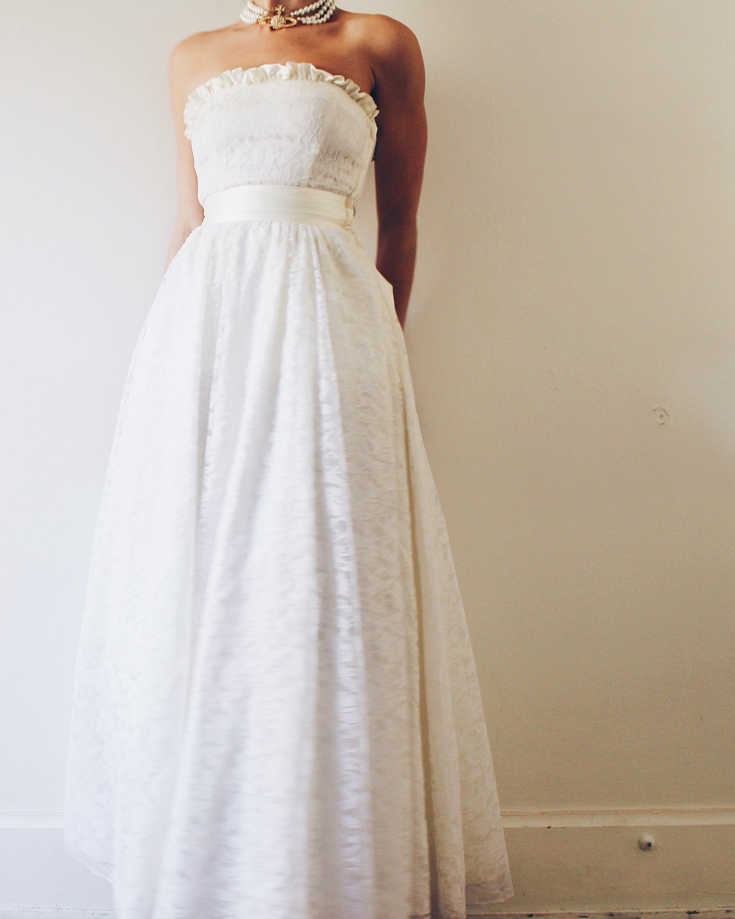 Vintage Gunne Sax Ivory Lace Sleeveless Dress – Bow‑Waist Coquette Statement Piece, Bridal Ready