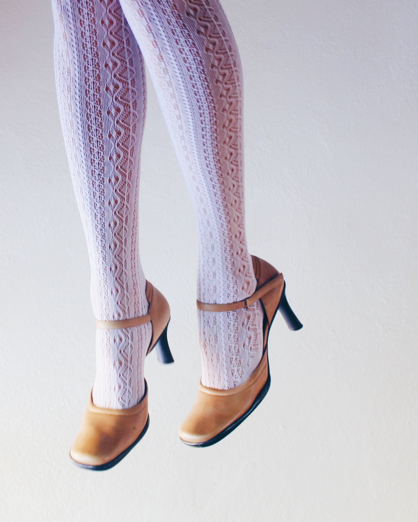 Vintage 1990s Elegant Tan Leather Ankle Strap Heels – Round Toe Classic Academic Style