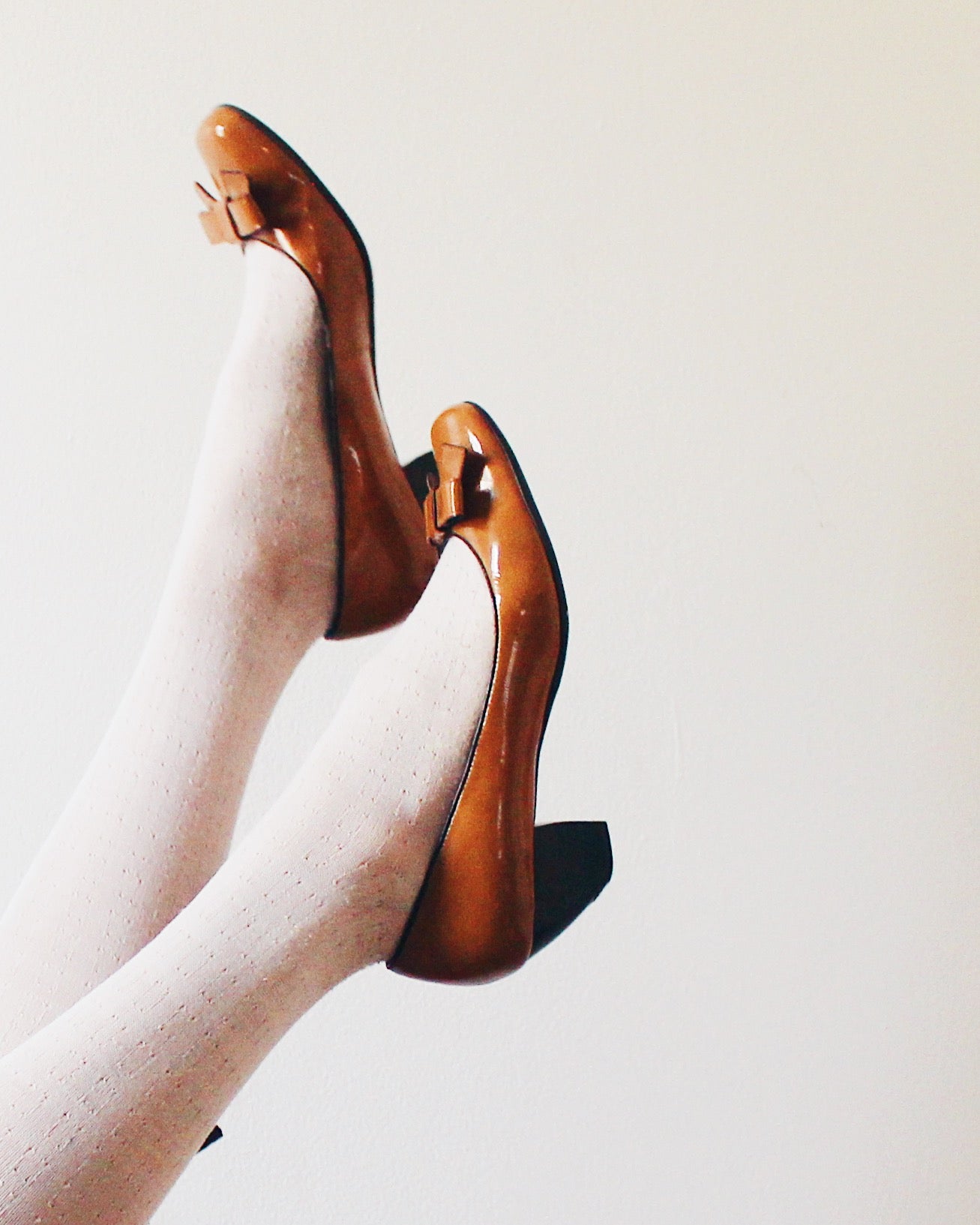 Vintage Franco Sarto Tan Leather Kitten Heels — 90s Bow Detail • Scholarly Coquette Pumps