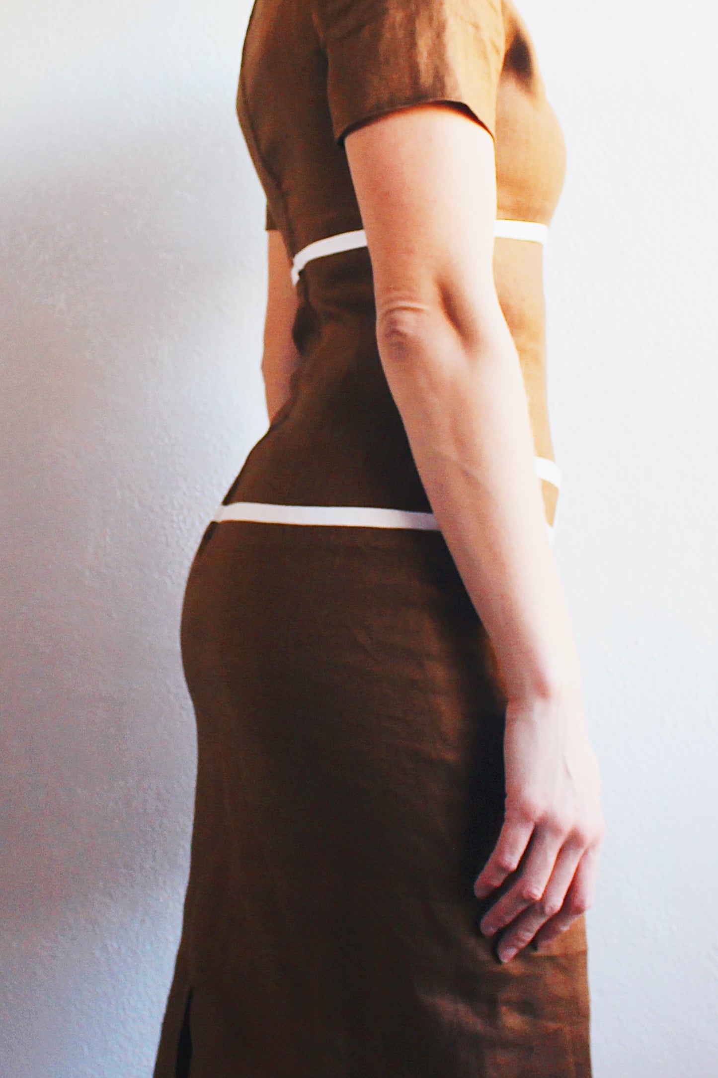 Vintage 90s Brown Linen High Neck Dress: Yasmeen Ghauri Vibes with a Corporate Chic Twist