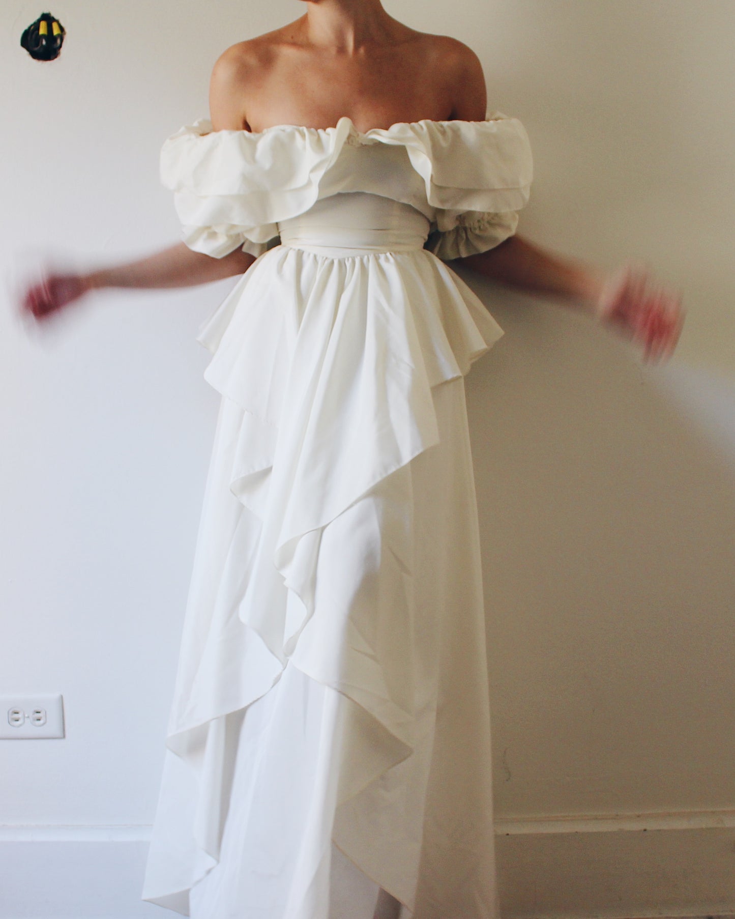 Vintage 1980s Wedding Dress – Puff Sleeve Off Shoulder Gown with Bow Back