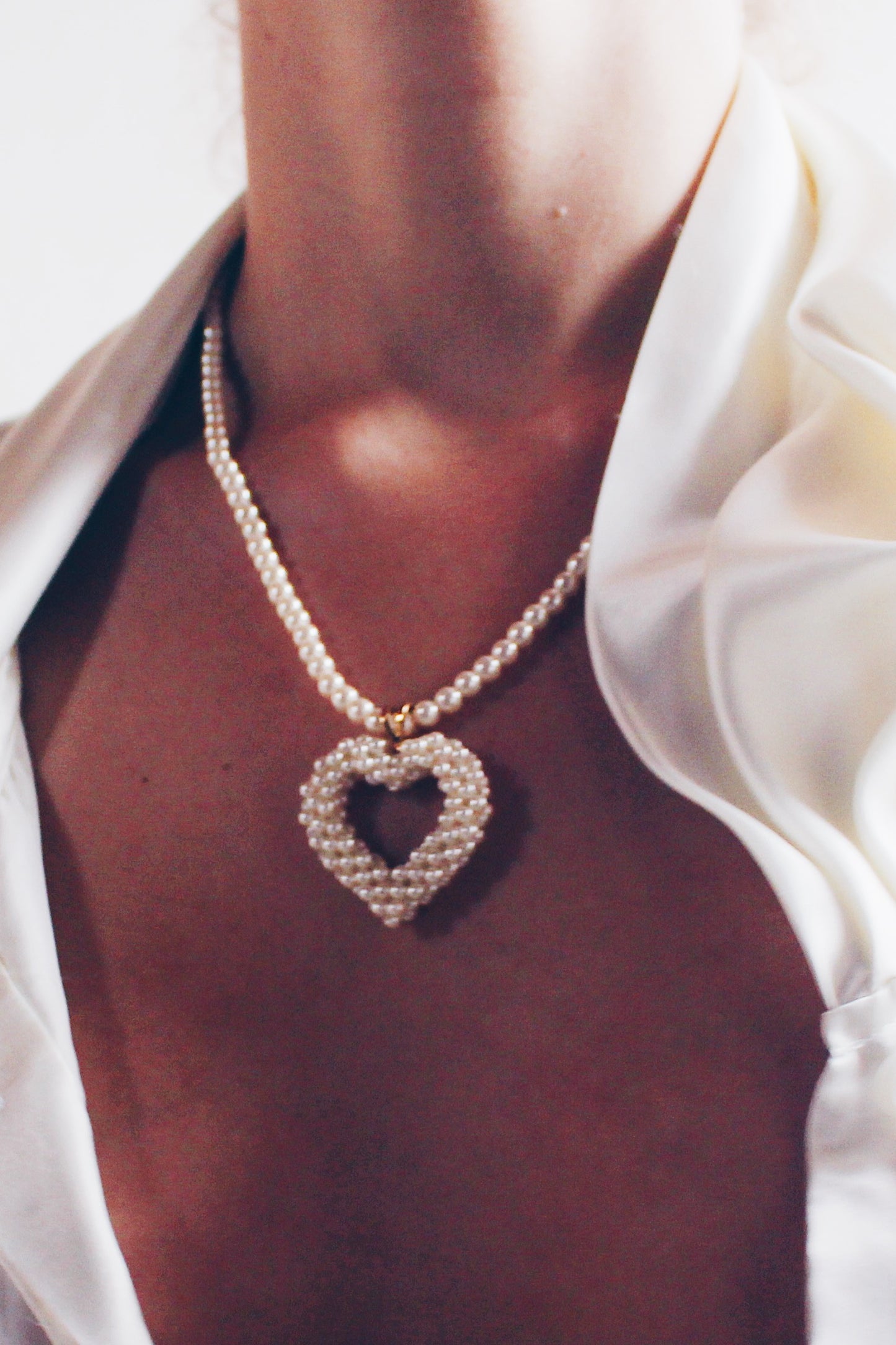 Romantic Elegance Unveiled: 80s Cute Pearl Heart Necklace – Love Rewind!