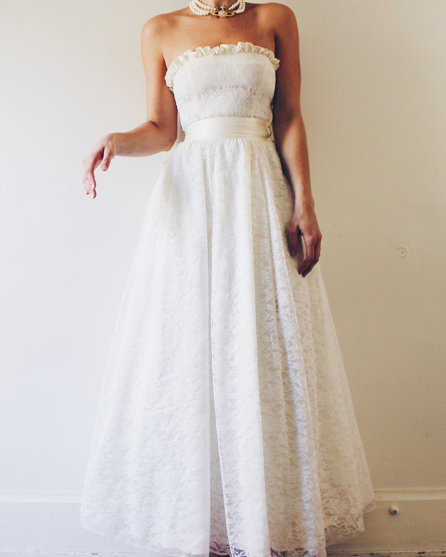 Vintage Gunne Sax Ivory Lace Sleeveless Dress – Bow‑Waist Coquette Statement Piece, Bridal Ready