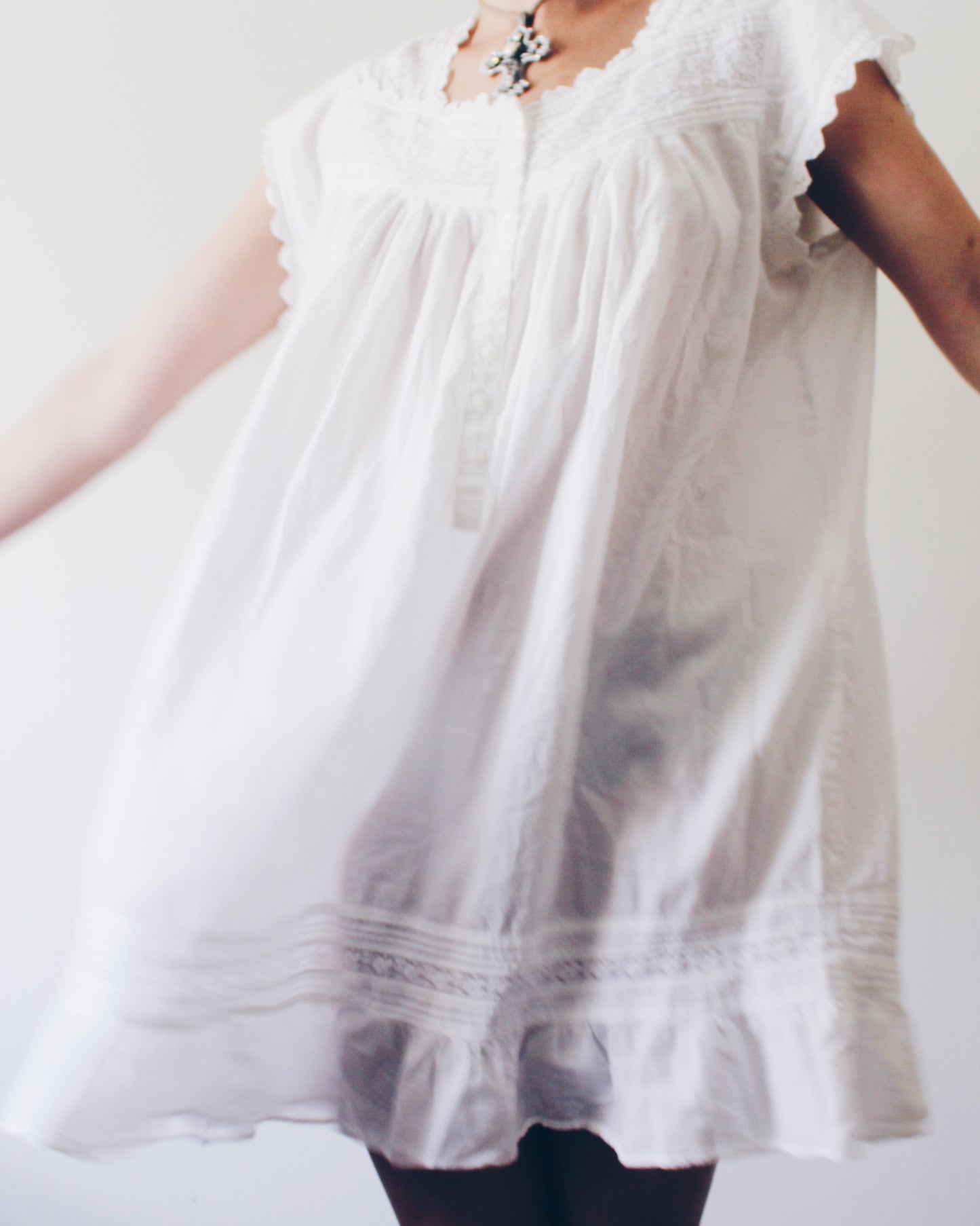 Eileen West White Cotton Babydoll Nightgown Large | Victorian Boho Cottagecore Slip Dress | Heart Button Floral Embroidered Ruffle Hem