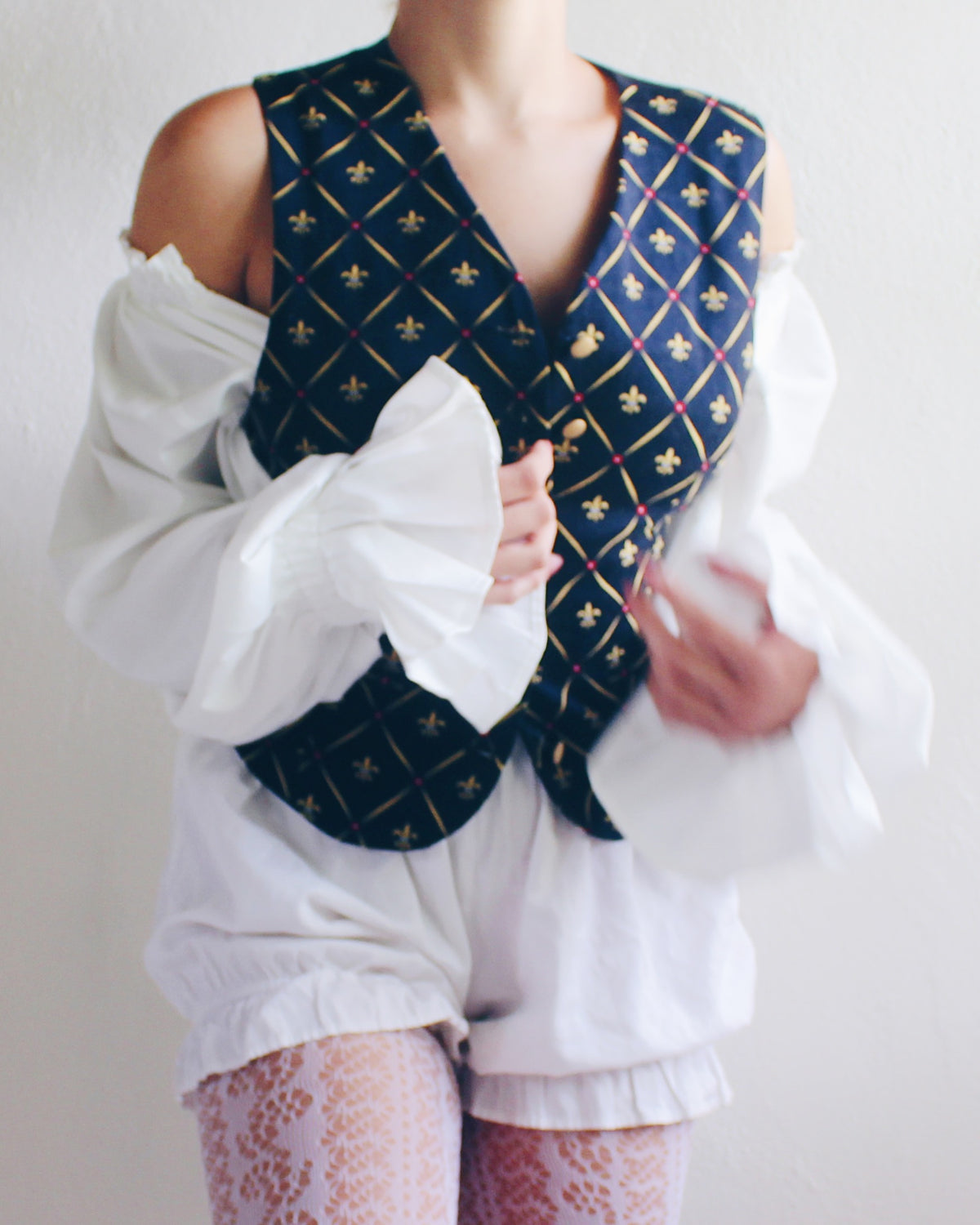 Vintage 90s Lizsport Black Medieval Core Vest with Gold French Fleur de Lis Print, Dark Academia Romantic Soft Goth Fall Look