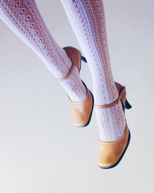 Vintage 1990s Elegant Tan Leather Ankle Strap Heels – Round Toe Classic Academic Style