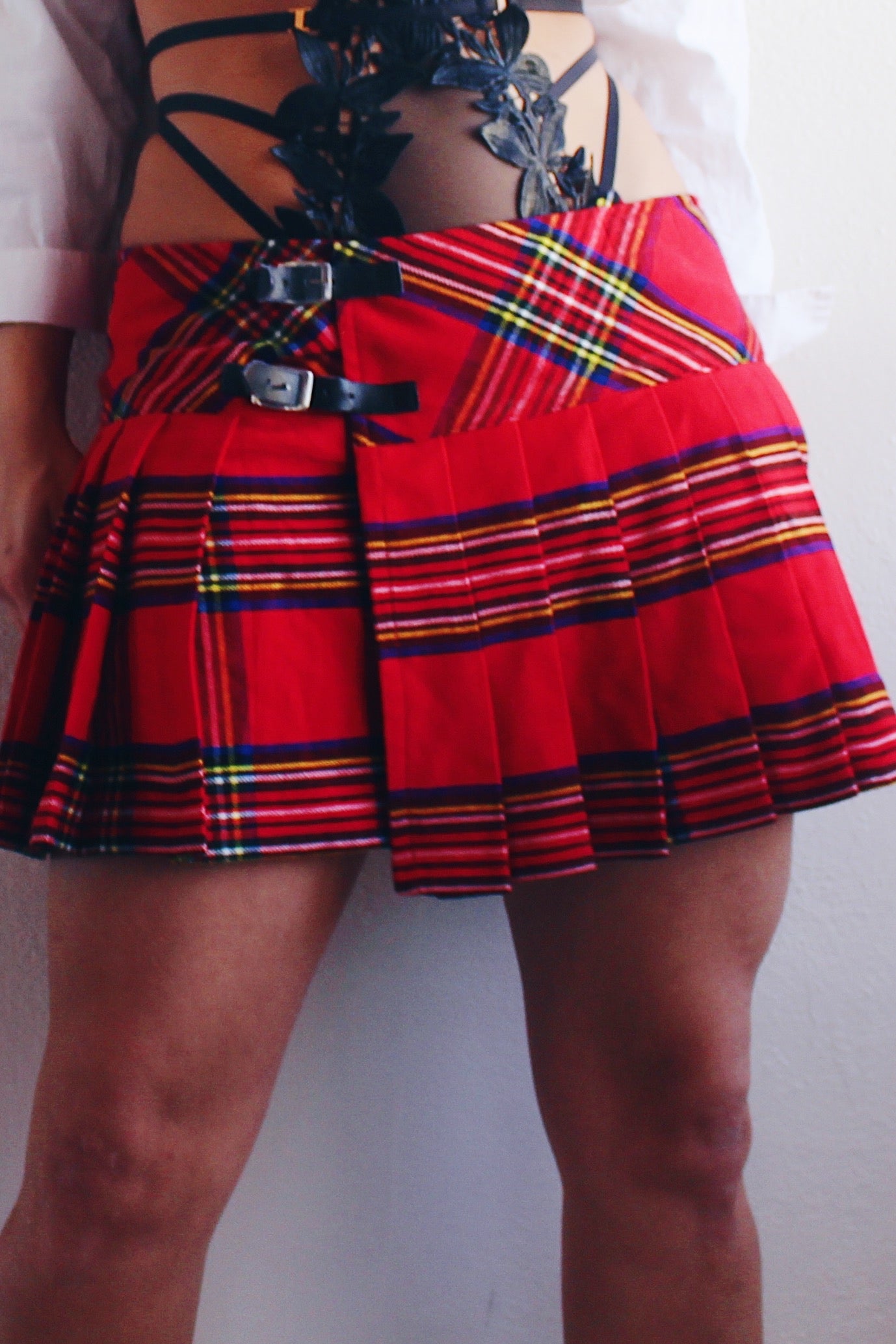 Red tartan mini skirt / 90s grunge fashion / Vintage goth apparel