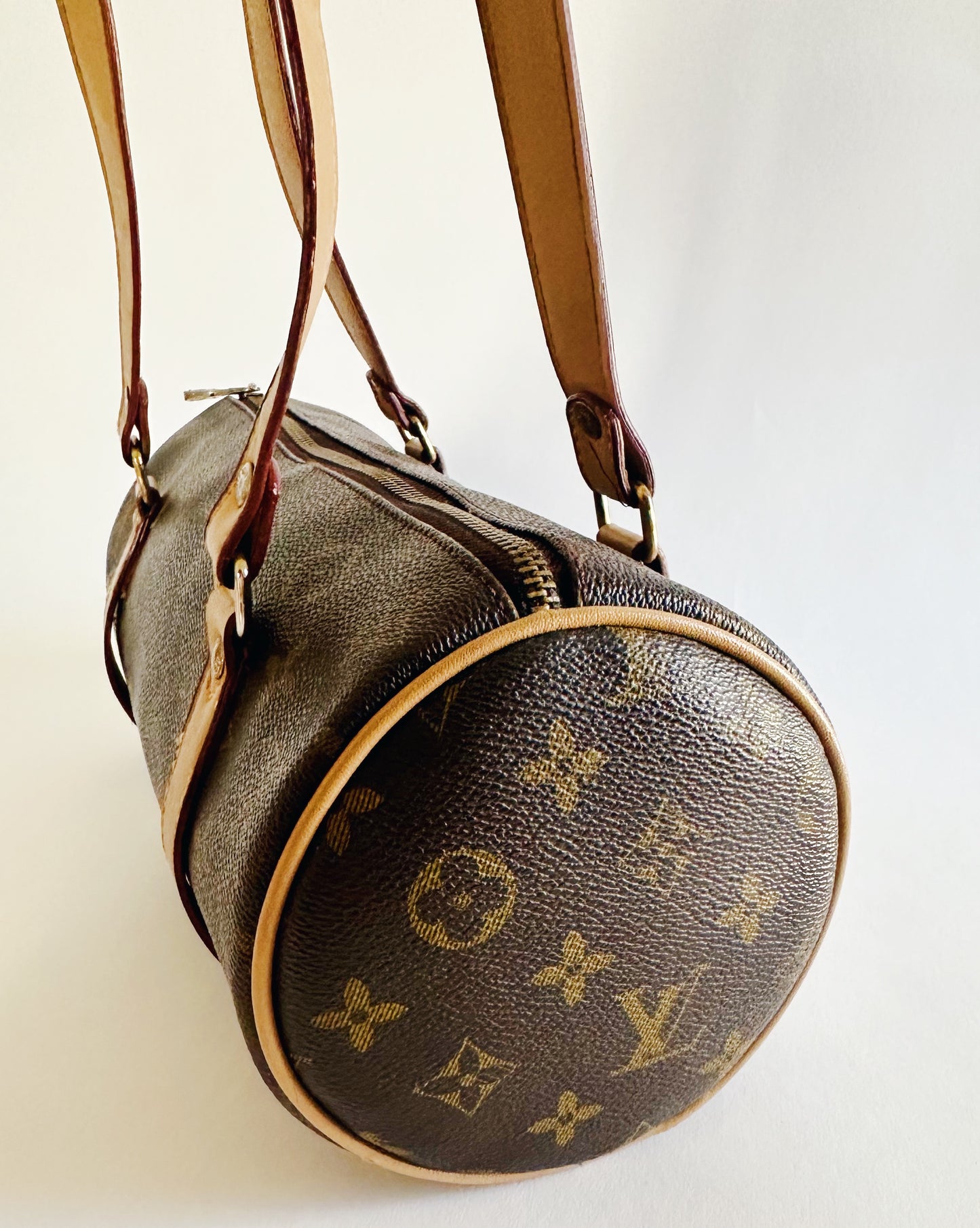Vintage Louis Vuitton Papillon 26 – Y2K Monogram Leather Handbag for Earth‑Toned Outfits