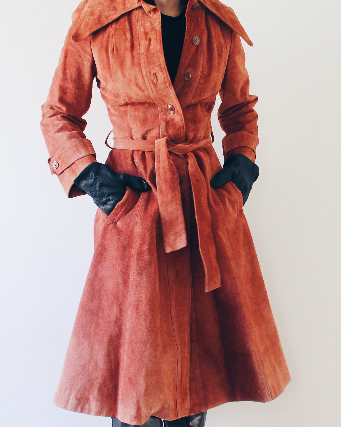 Chestnut brown Vintage 70s Brown Leather Trench Coat with Belt – Retro Chic Long Leather Jacket