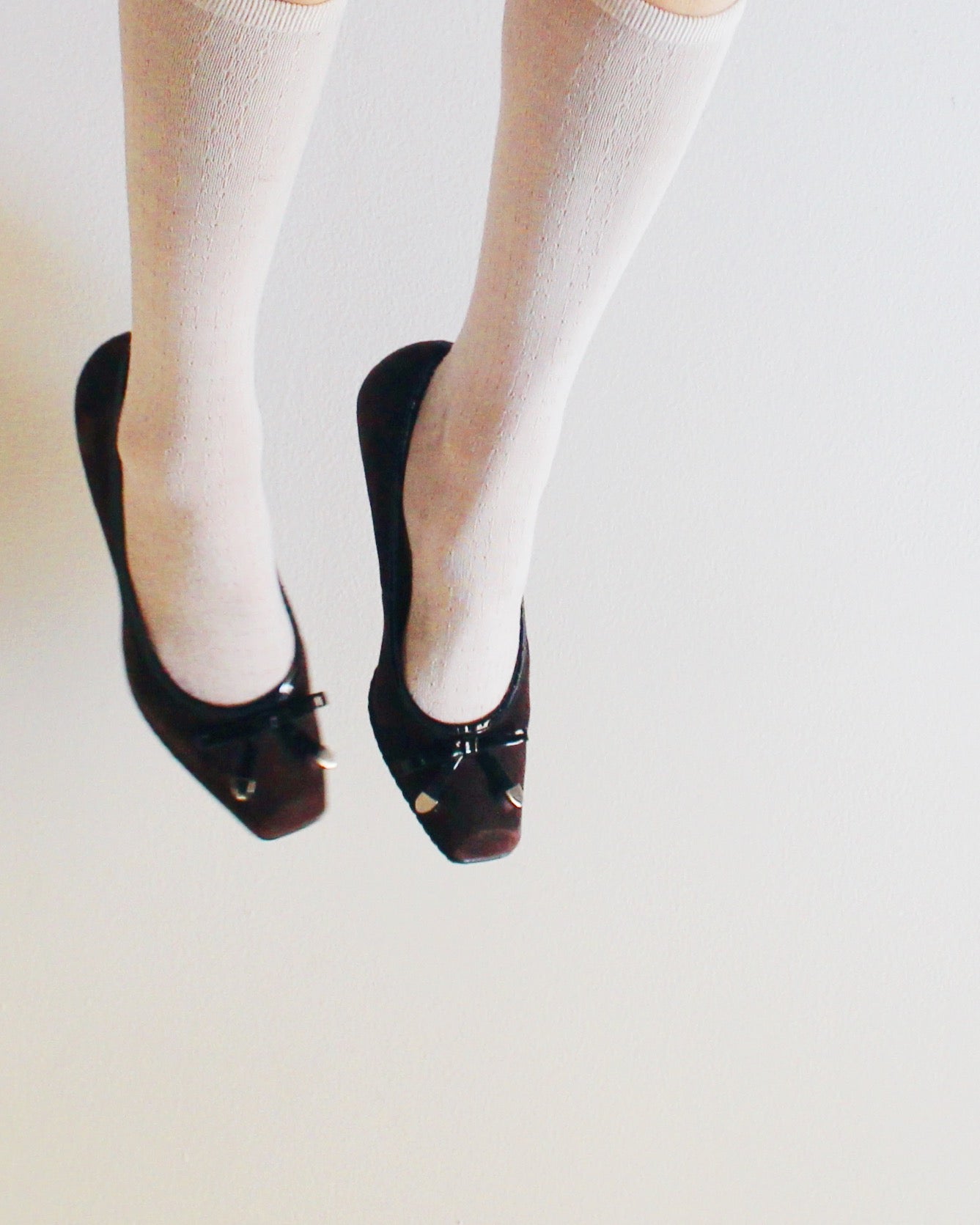 Vintage Sofft Brown Suede Kitten Heels – Y2K cute Bow Detail Scholarly Coquette Pumps