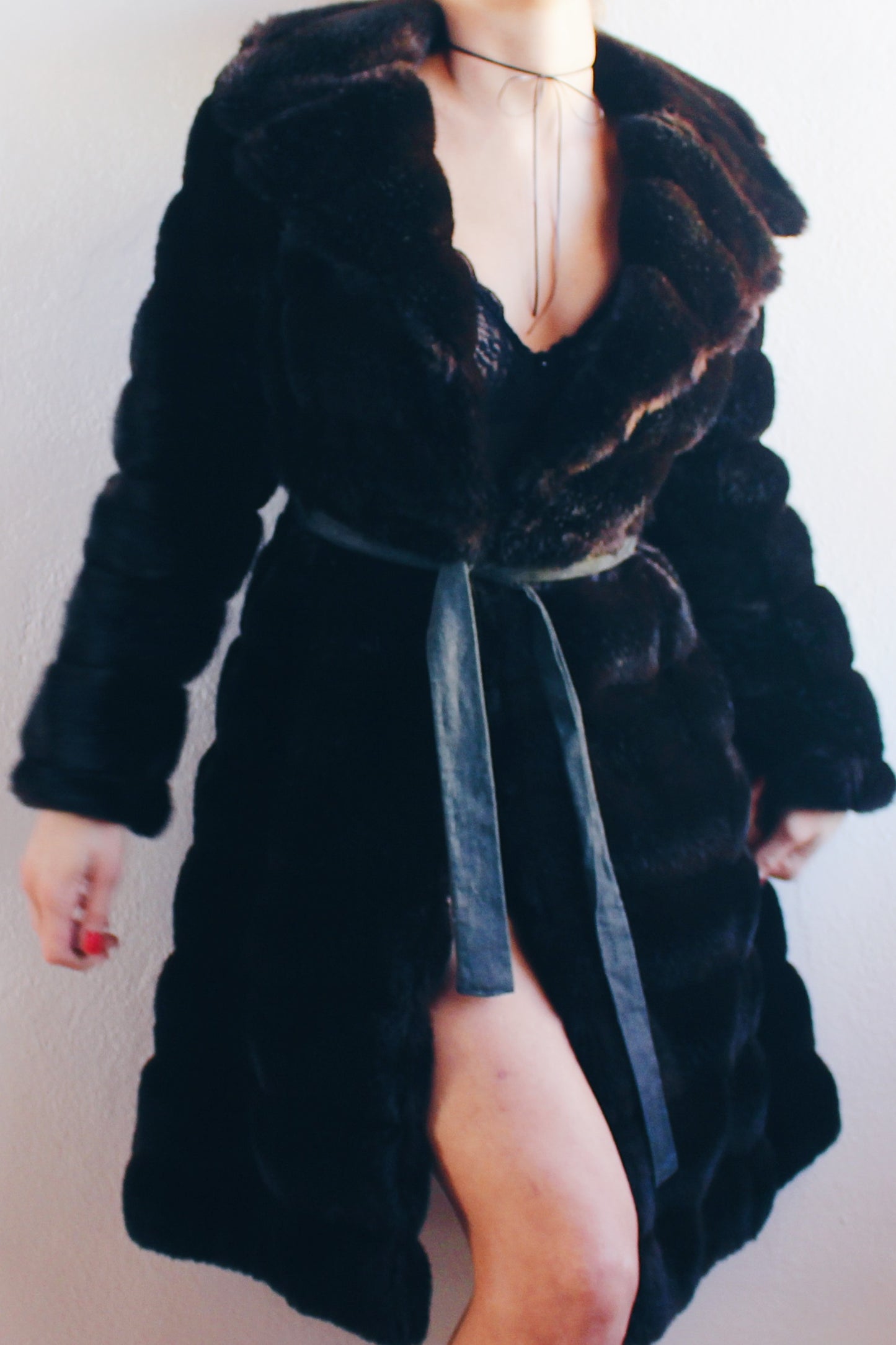 Slavic Bimbo in Aspen: Luxurious Brown Vintage Faux Fur Coat for Glamour Nights