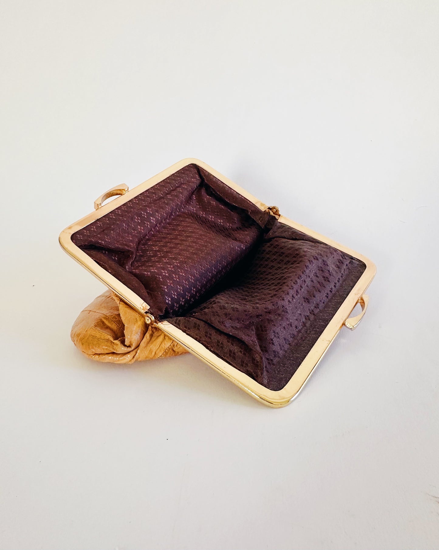 Antique Light Tan Leather Coin Purse – Vintage Gold Clasp Change Pouch | Small Heirloom Leather Wallet